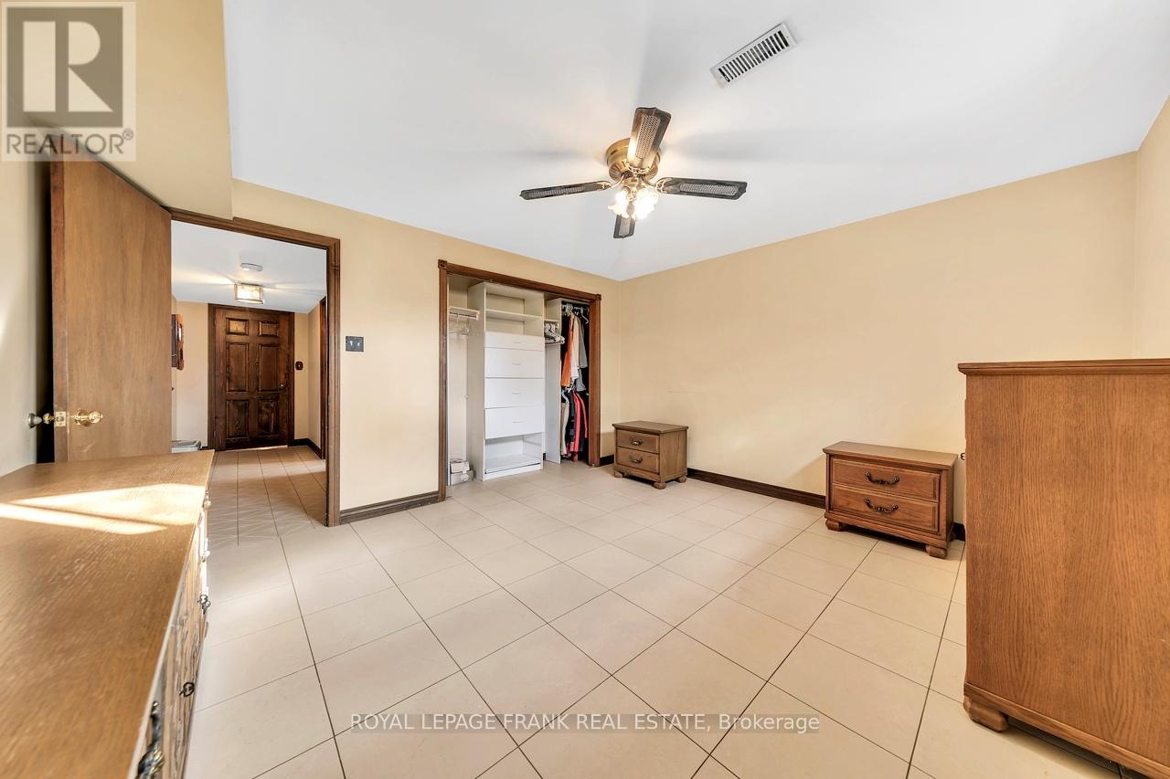 4236 Rockwood Road, Mississauga, Ontario  L4W 1L7 - Photo 39 - W12573132