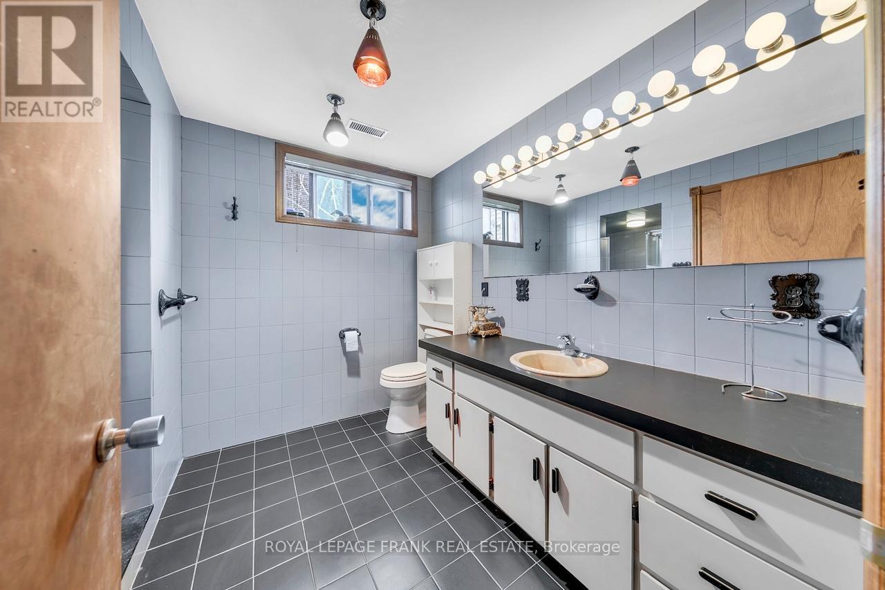 4236 Rockwood Road, Mississauga, Ontario  L4W 1L7 - Photo 40 - W12573132