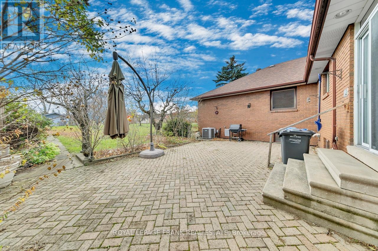 4236 Rockwood Road, Mississauga, Ontario  L4W 1L7 - Photo 48 - W12573132