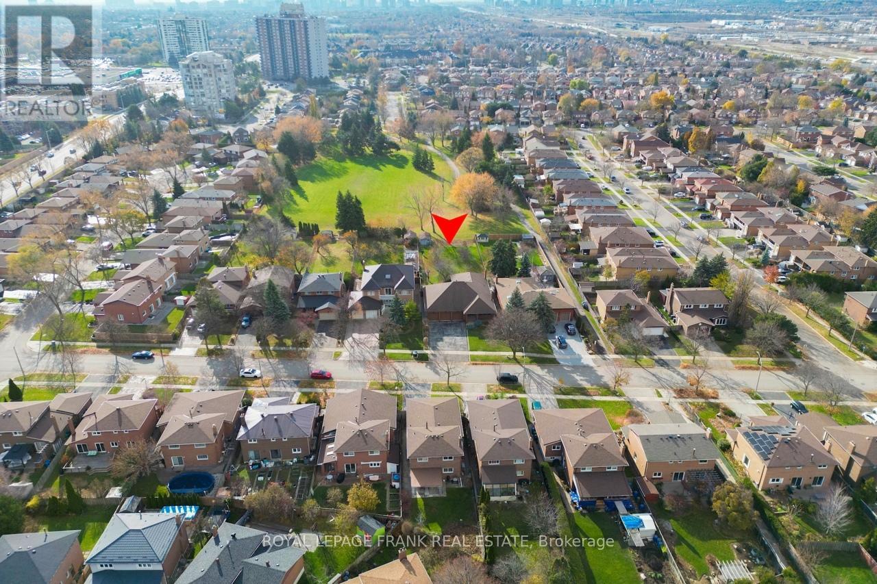 4236 Rockwood Road, Mississauga, Ontario  L4W 1L7 - Photo 50 - W12573132