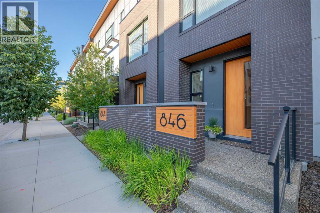 846 78 Street Sw, Calgary, Alberta  T3H 6B2 - Photo 1 - A2245881
