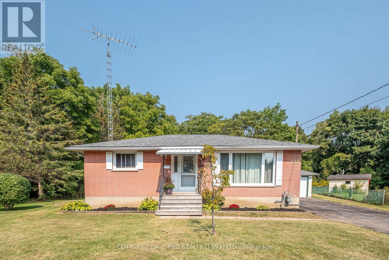 224 Nickerson Drive, Cobourg, Ontario  K9A 1A5 - Photo 2 - X12426815
