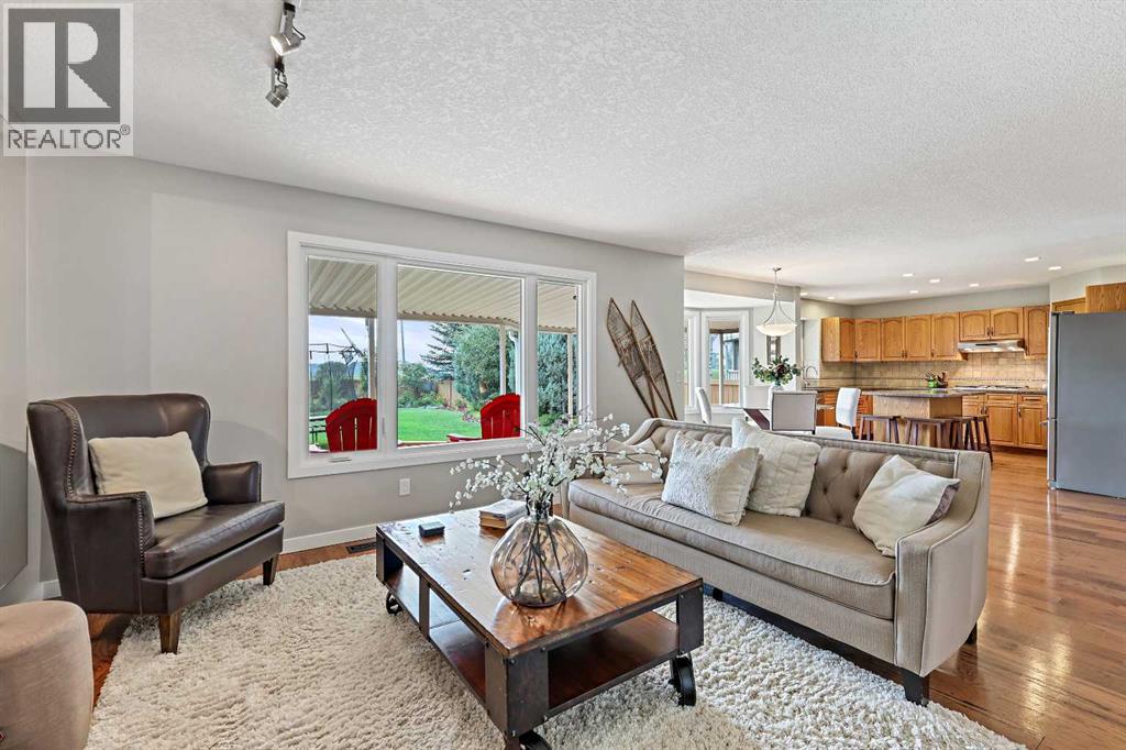 33 Sunset Crescent, Okotoks, Alberta  T1S 1P3 - Photo 18 - A2272168