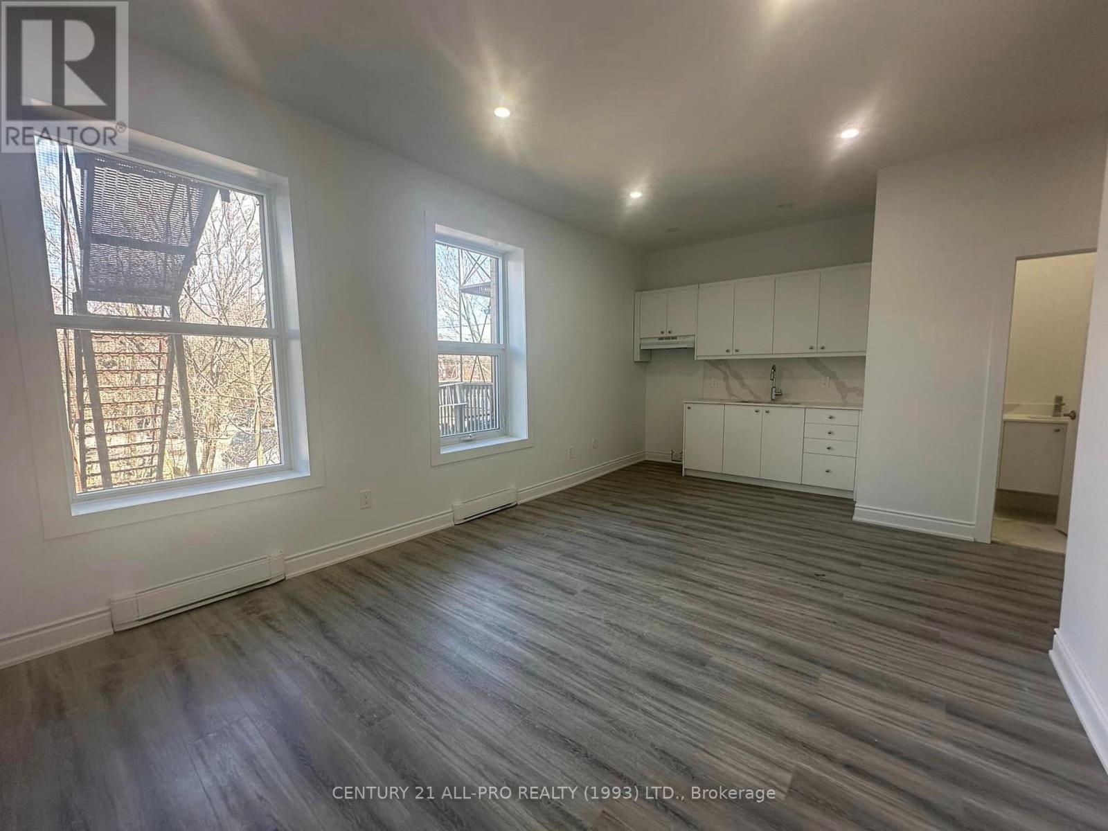 UNIT 2 - 82 KING STREET W, Cobourg, Ontario