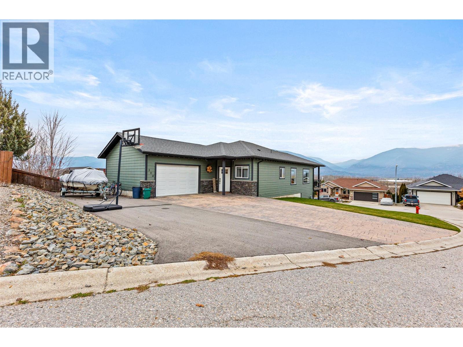 304 3rd Avenue S, Creston, British Columbia V0B 1G1 - Photo 1 - 10369731