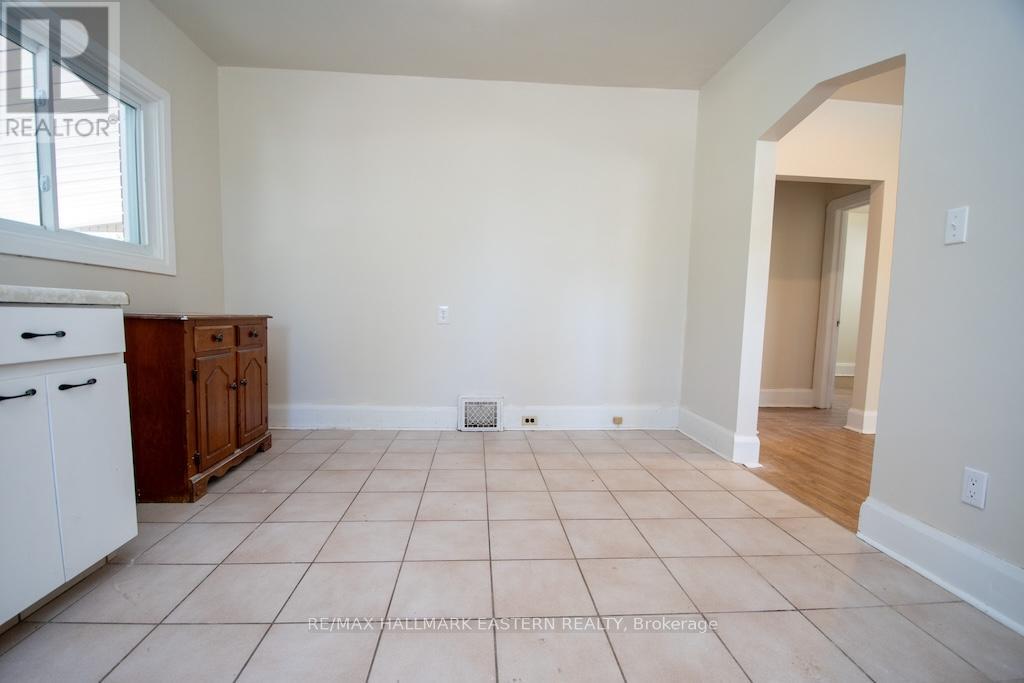 760 Chemong Road, Peterborough, Ontario  K9H 5Y9 - Photo 8 - X12572980