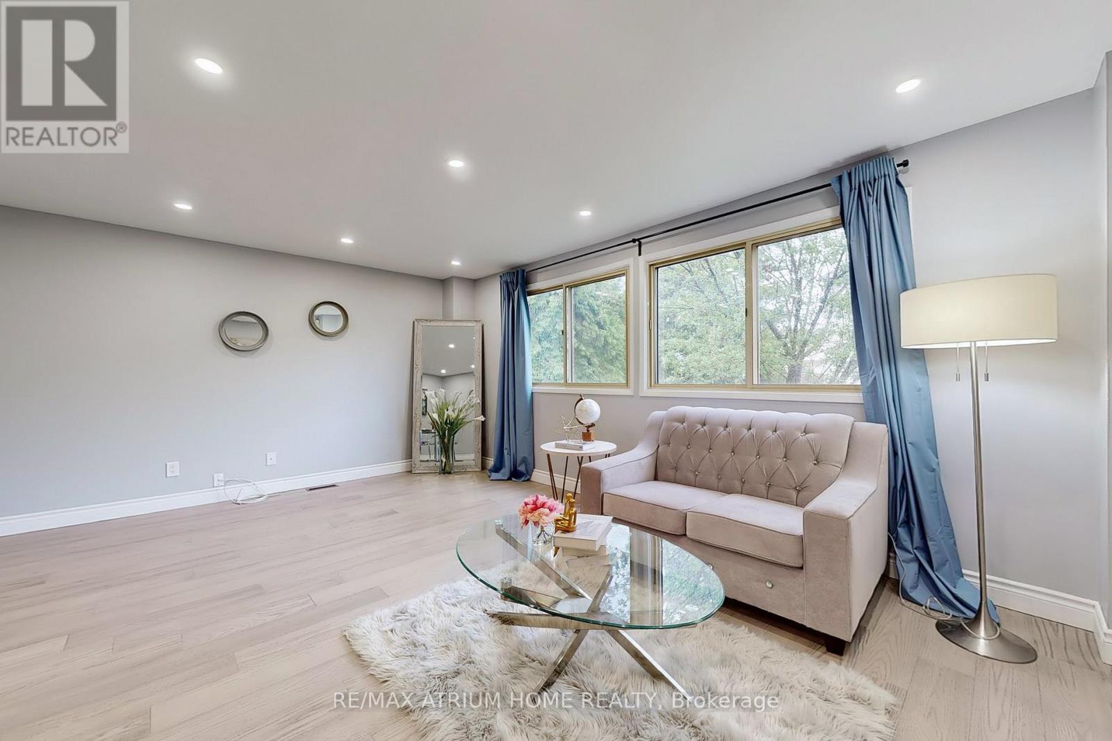 10 Townsend Road, Toronto, Ontario  M2H 2T2 - Photo 4 - C12573068