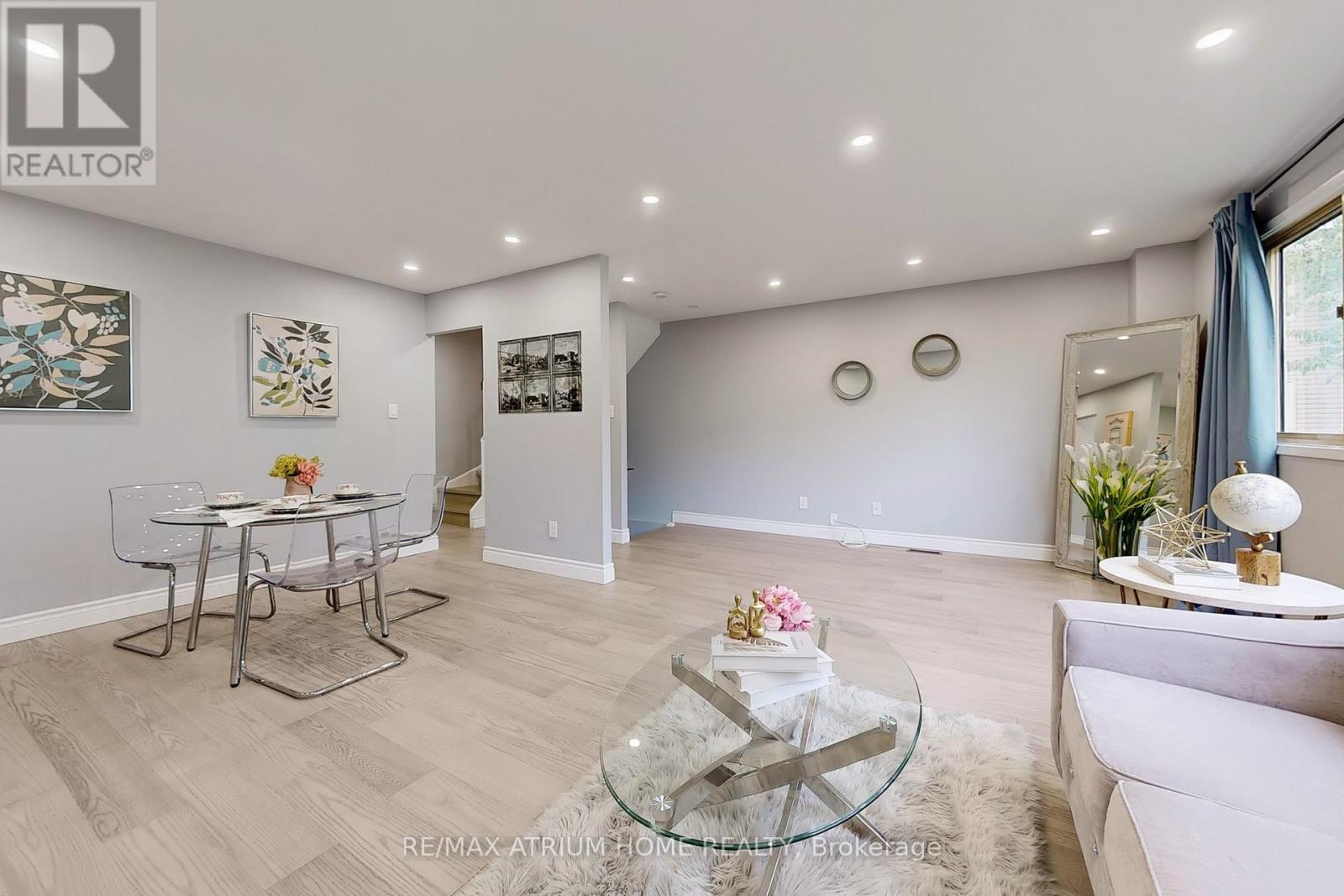 10 Townsend Road, Toronto, Ontario  M2H 2T2 - Photo 5 - C12573068