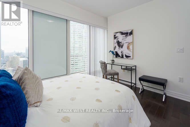 4002 - 8 The Esplanade, Toronto, Ontario  M5E 0A6 - Photo 16 - C12573094