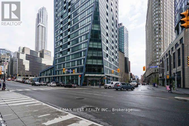 4002 - 8 The Esplanade, Toronto, Ontario  M5E 0A6 - Photo 2 - C12573094