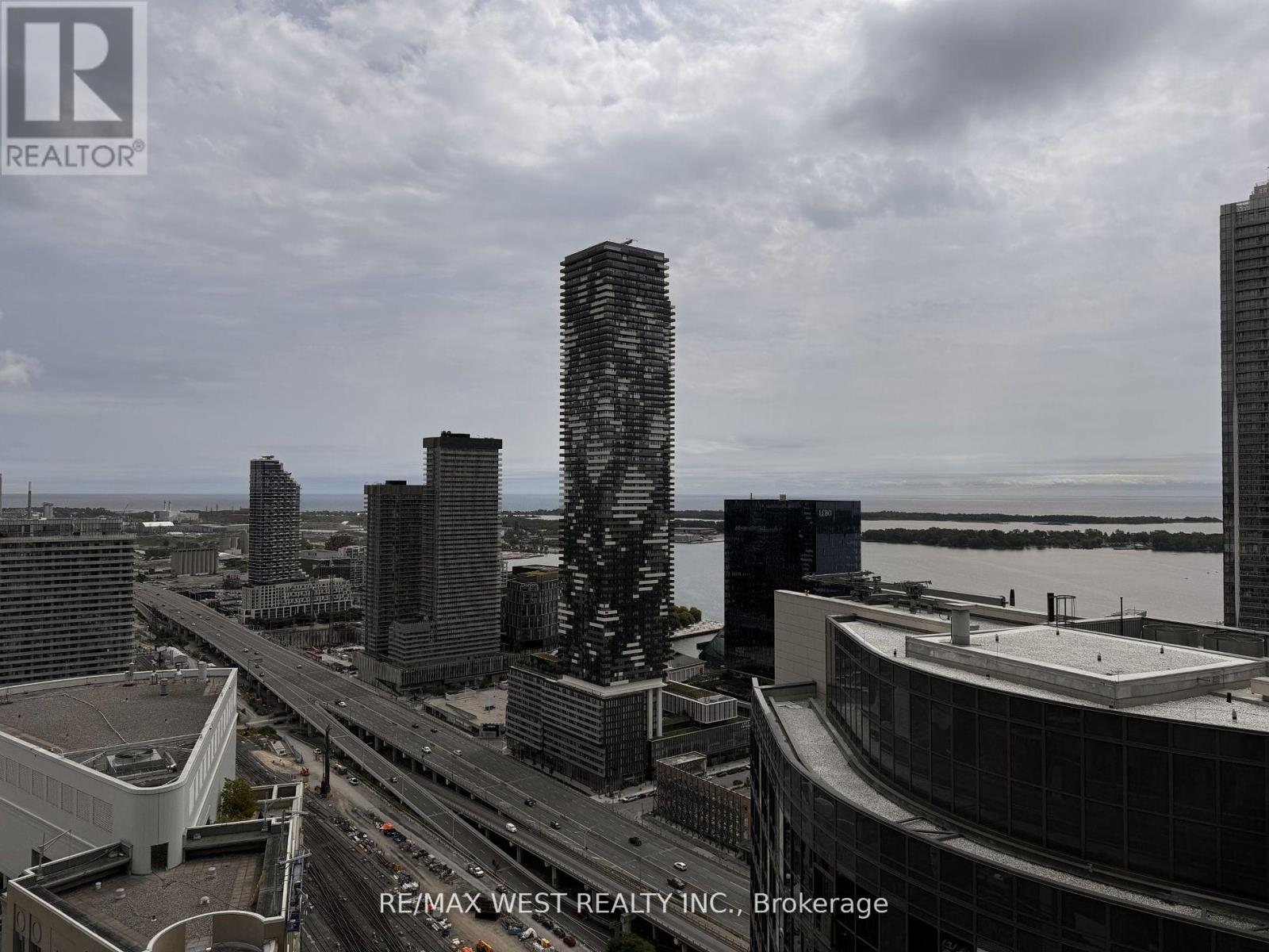 4002 - 8 The Esplanade, Toronto, Ontario  M5E 0A6 - Photo 20 - C12573094