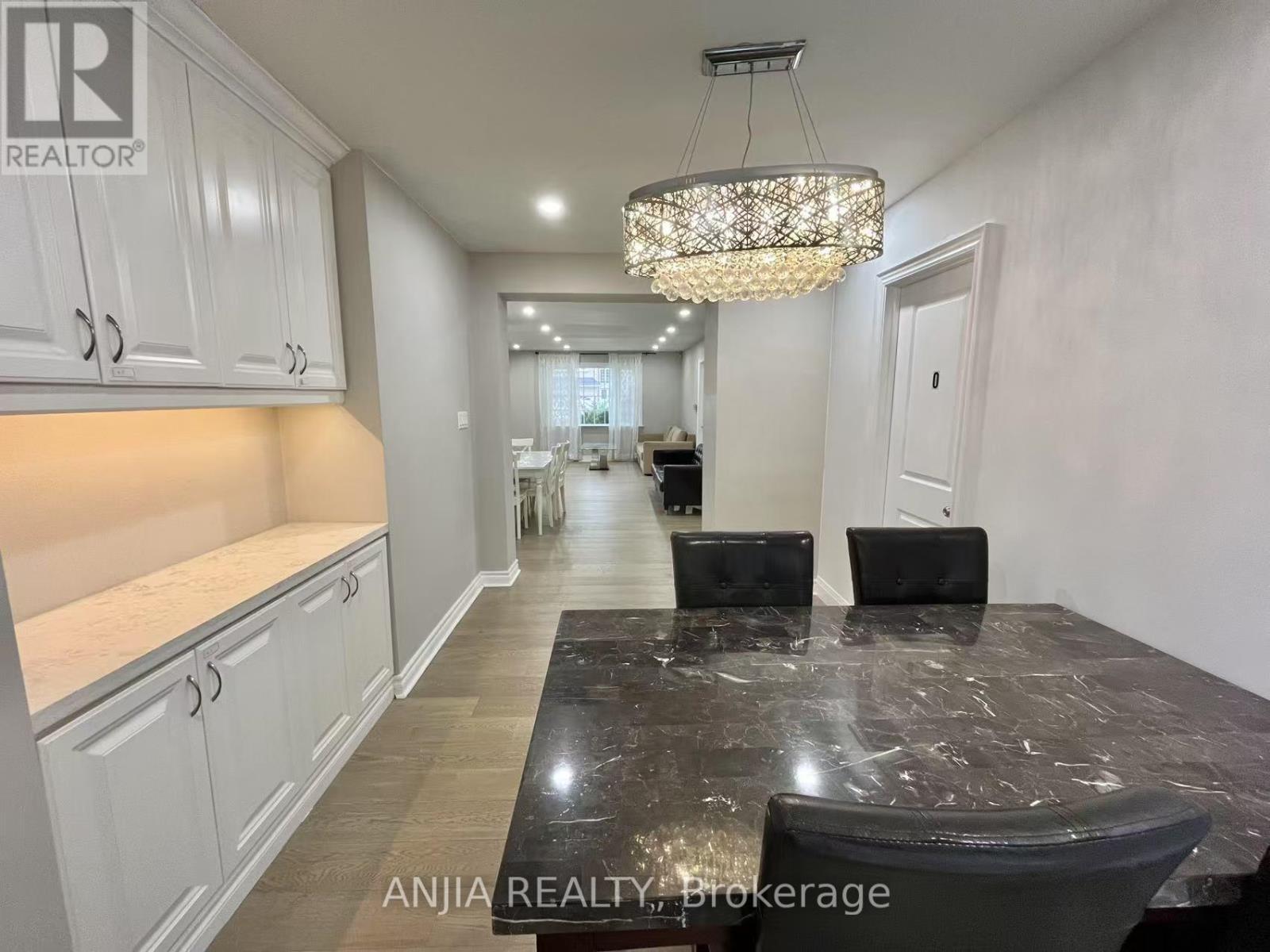 298 Empress Avenue, Toronto, Ontario  M2N 3V4 - Photo 6 - C12431466