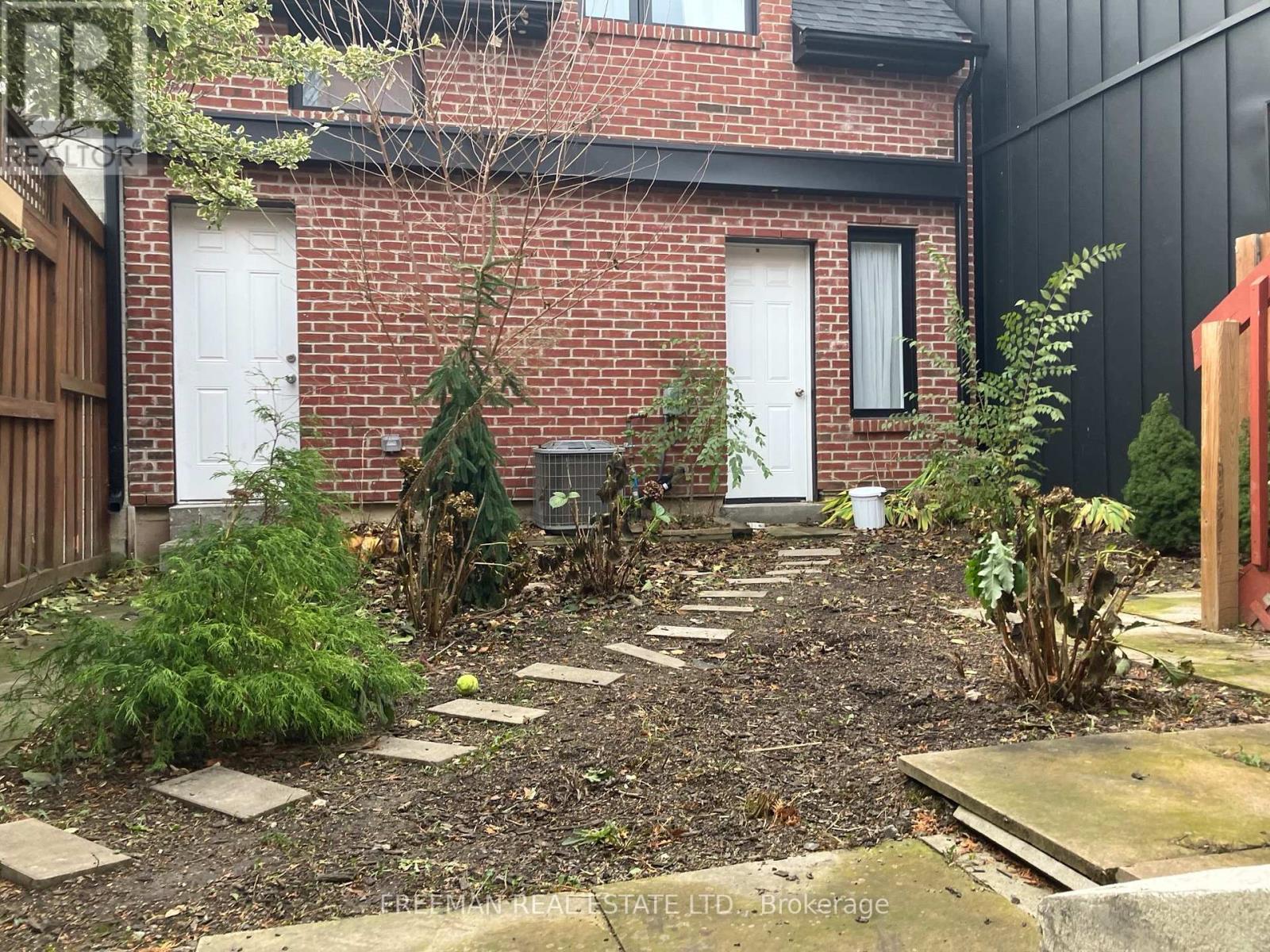 Bsmt-R - 916 Manning Avenue, Toronto, Ontario  M6G 2X4 - Photo 10 - C12558220