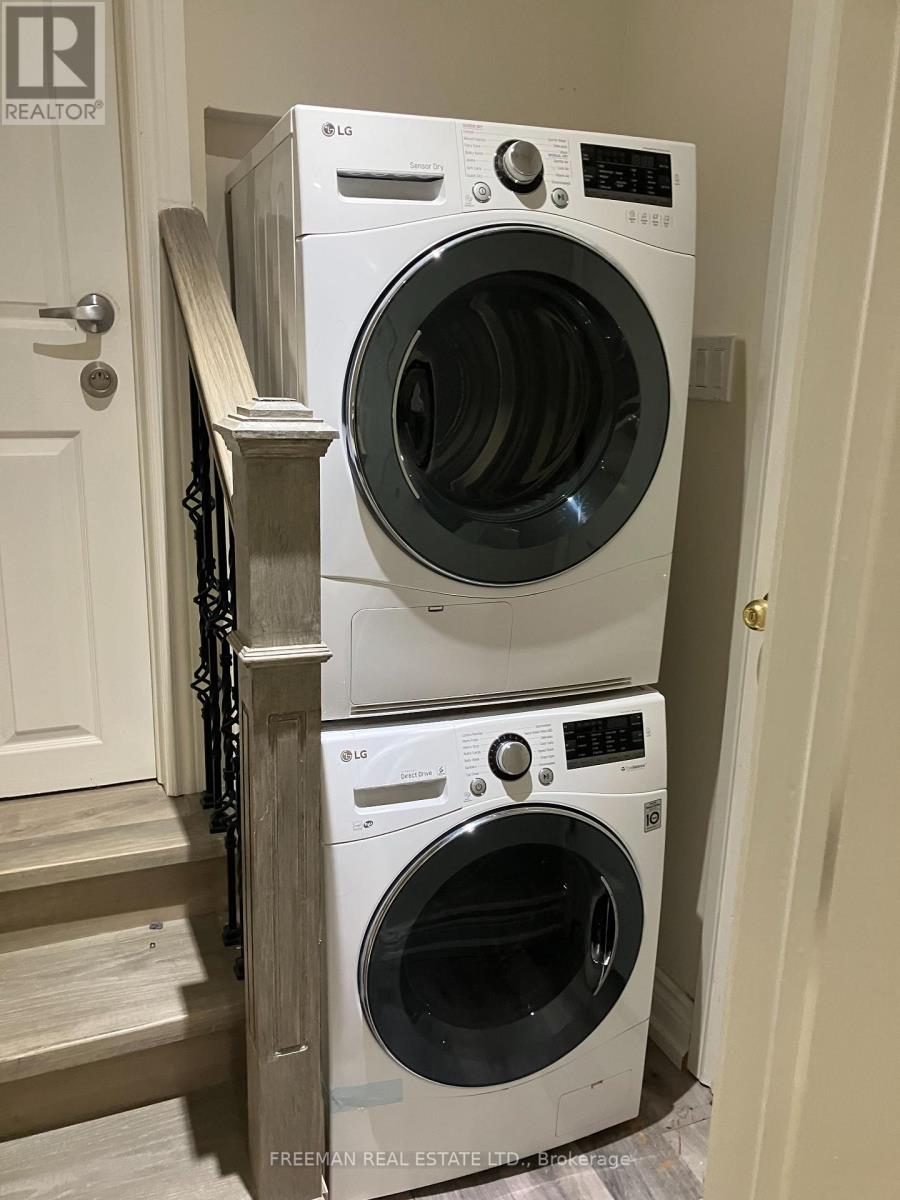 Bsmt-R - 916 Manning Avenue, Toronto, Ontario  M6G 2X4 - Photo 9 - C12558220