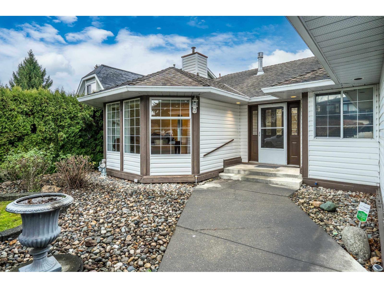 9148 160a Street, Surrey, British Columbia  V4N 3E4 - Photo 4 - R3069529