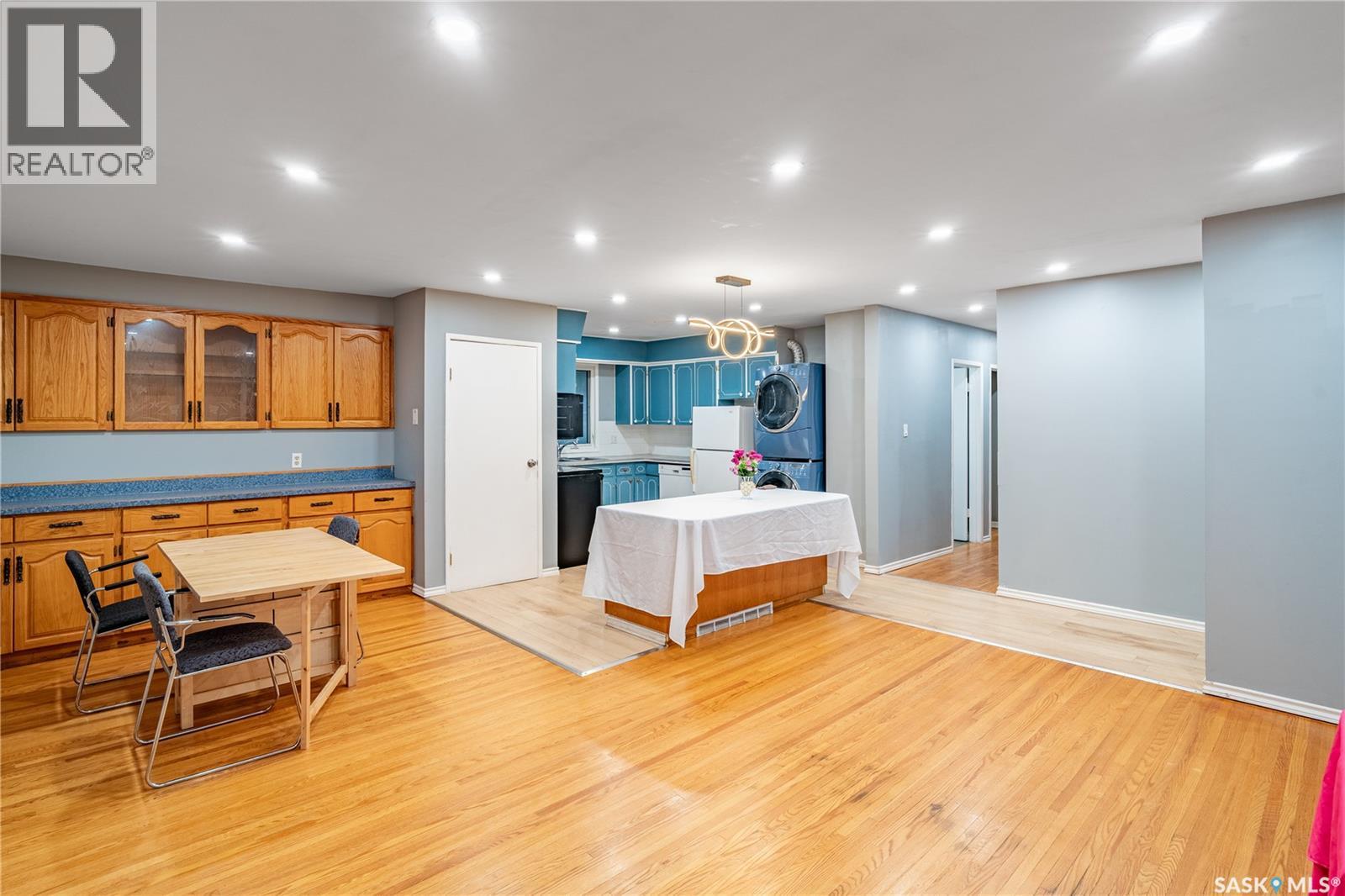 3205 Grant Road, Regina, Saskatchewan  S4S 5H3 - Photo 2 - SK024607