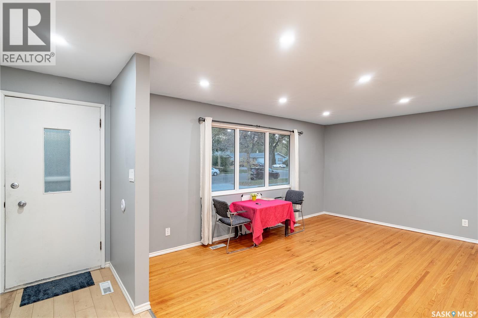 3205 Grant Road, Regina, Saskatchewan  S4S 5H3 - Photo 4 - SK024607