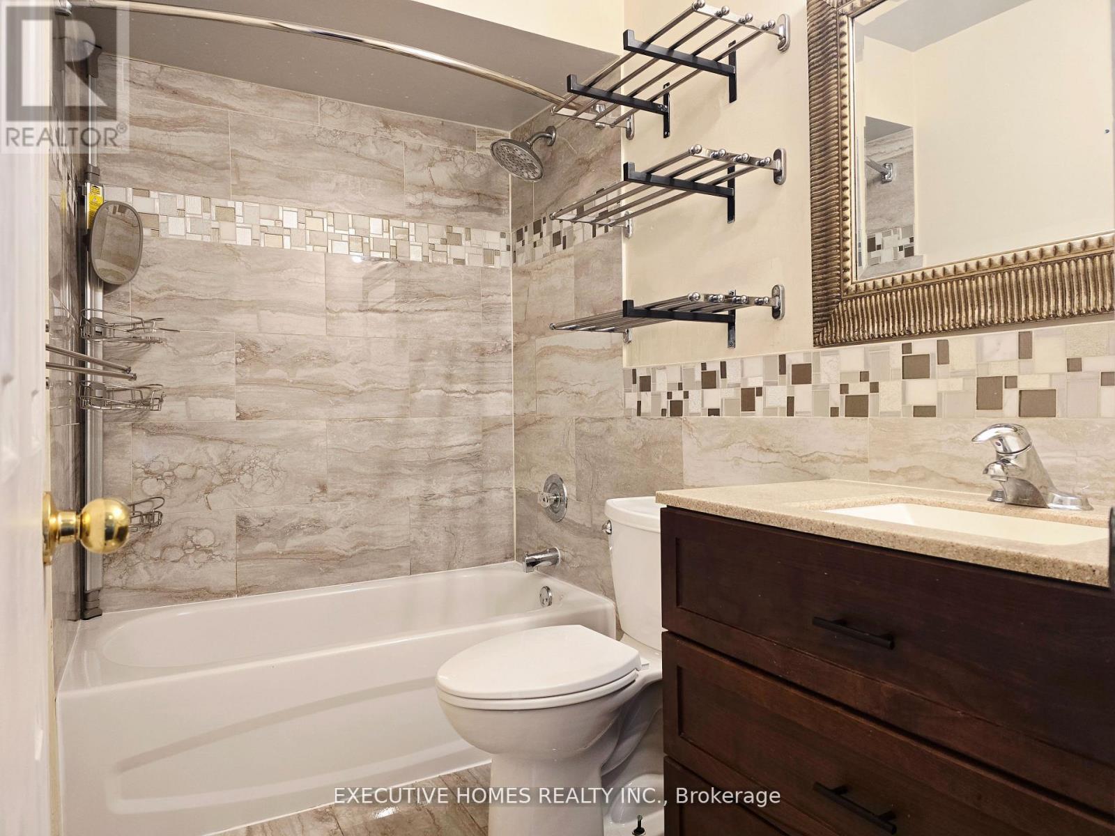 61 Collins Crescent, Brampton, Ontario  L6V 3N1 - Photo 24 - W12569476