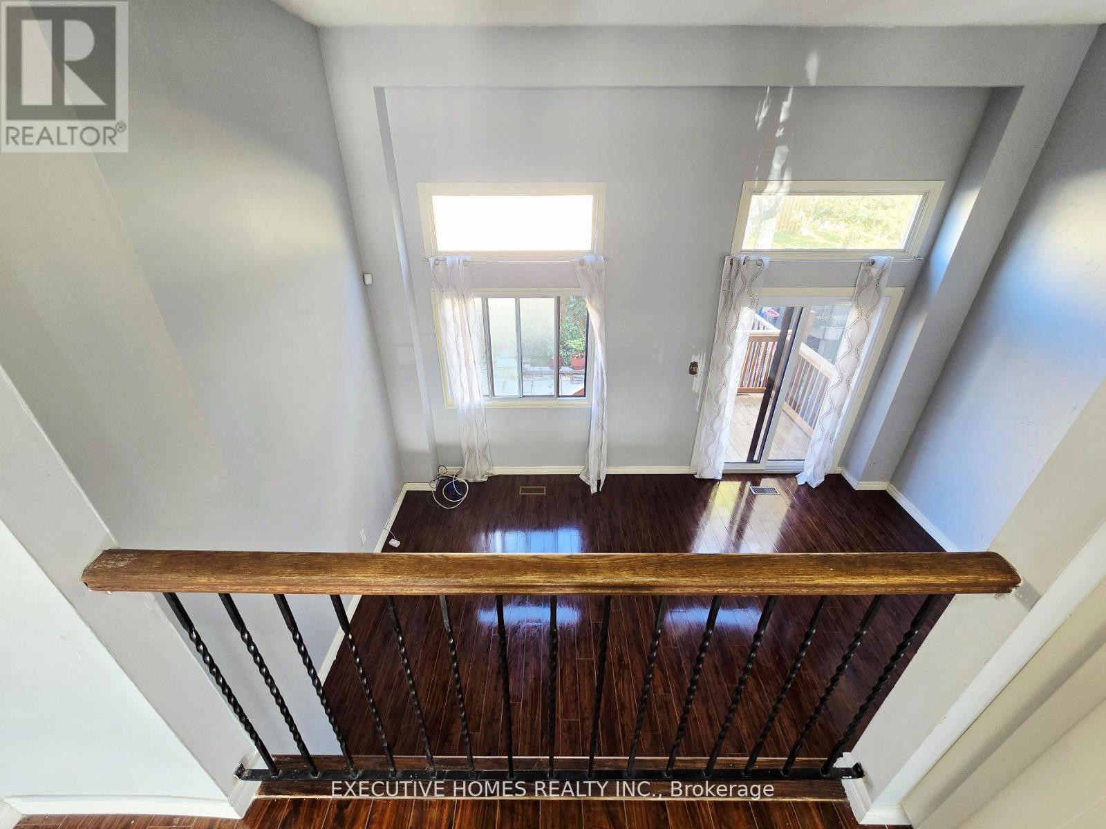 61 Collins Crescent, Brampton, Ontario  L6V 3N1 - Photo 9 - W12569476