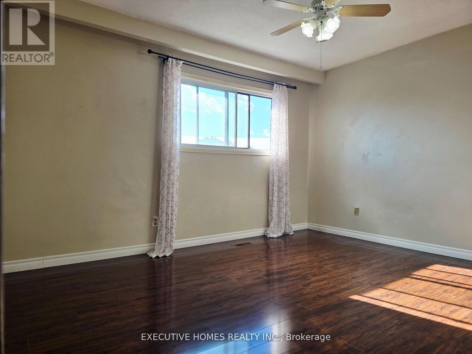 61 Collins Crescent, Brampton, Ontario  L6V 3N1 - Photo 25 - W12569476