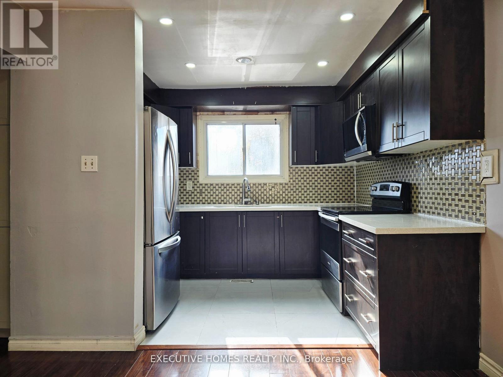 61 Collins Crescent, Brampton, Ontario  L6V 3N1 - Photo 14 - W12569476