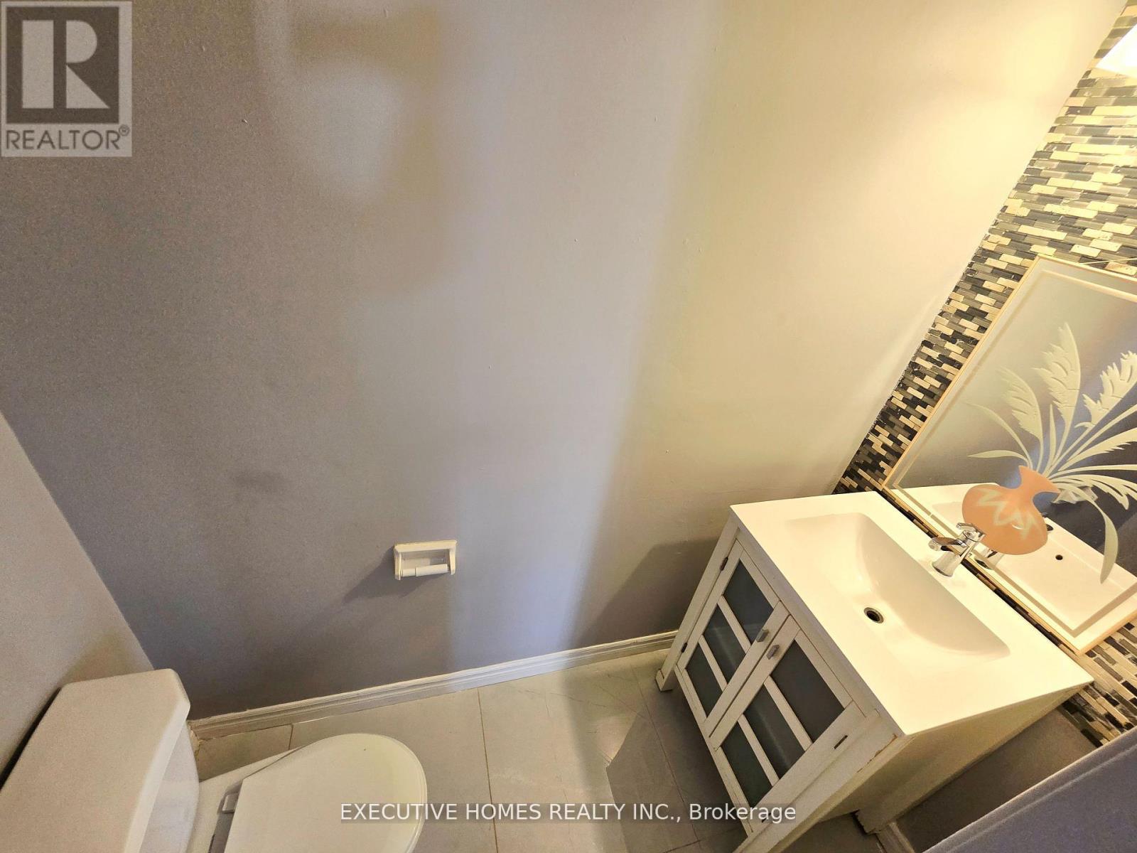 61 Collins Crescent, Brampton, Ontario  L6V 3N1 - Photo 19 - W12569476