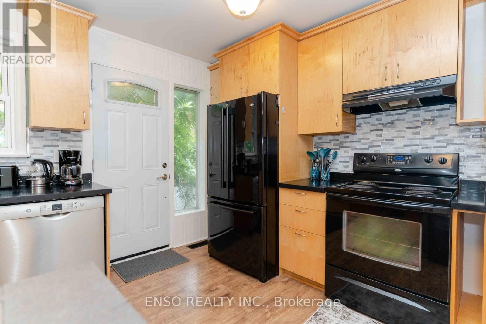 Unit B - 24 Gentry Crescent, Richmond Hill, Ontario  L4C 2G9 - Photo 12 - N12572986