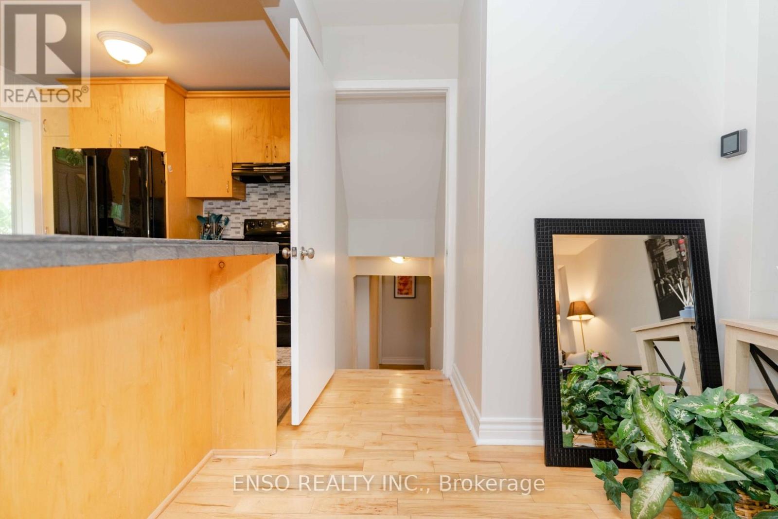 Unit B - 24 Gentry Crescent, Richmond Hill, Ontario  L4C 2G9 - Photo 17 - N12572986