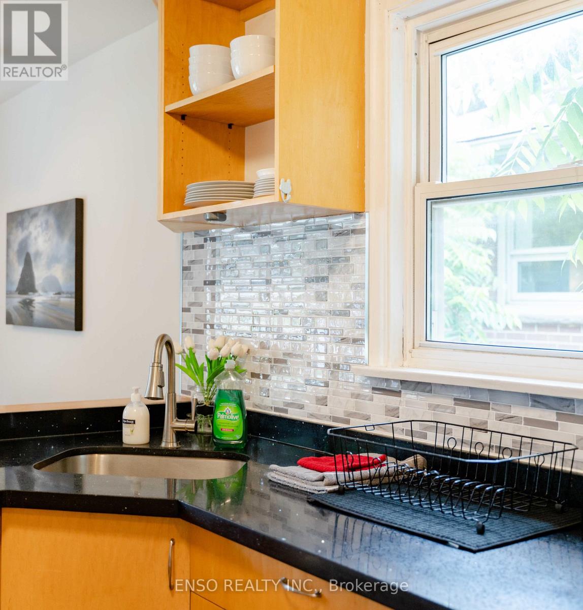 Unit B - 24 Gentry Crescent, Richmond Hill, Ontario  L4C 2G9 - Photo 2 - N12572986