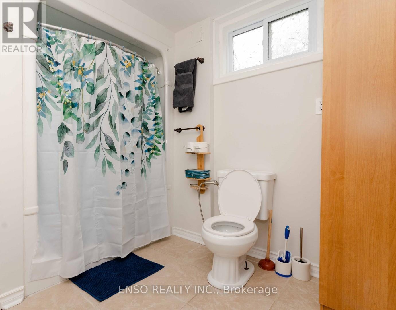 Unit B - 24 Gentry Crescent, Richmond Hill, Ontario  L4C 2G9 - Photo 23 - N12572986