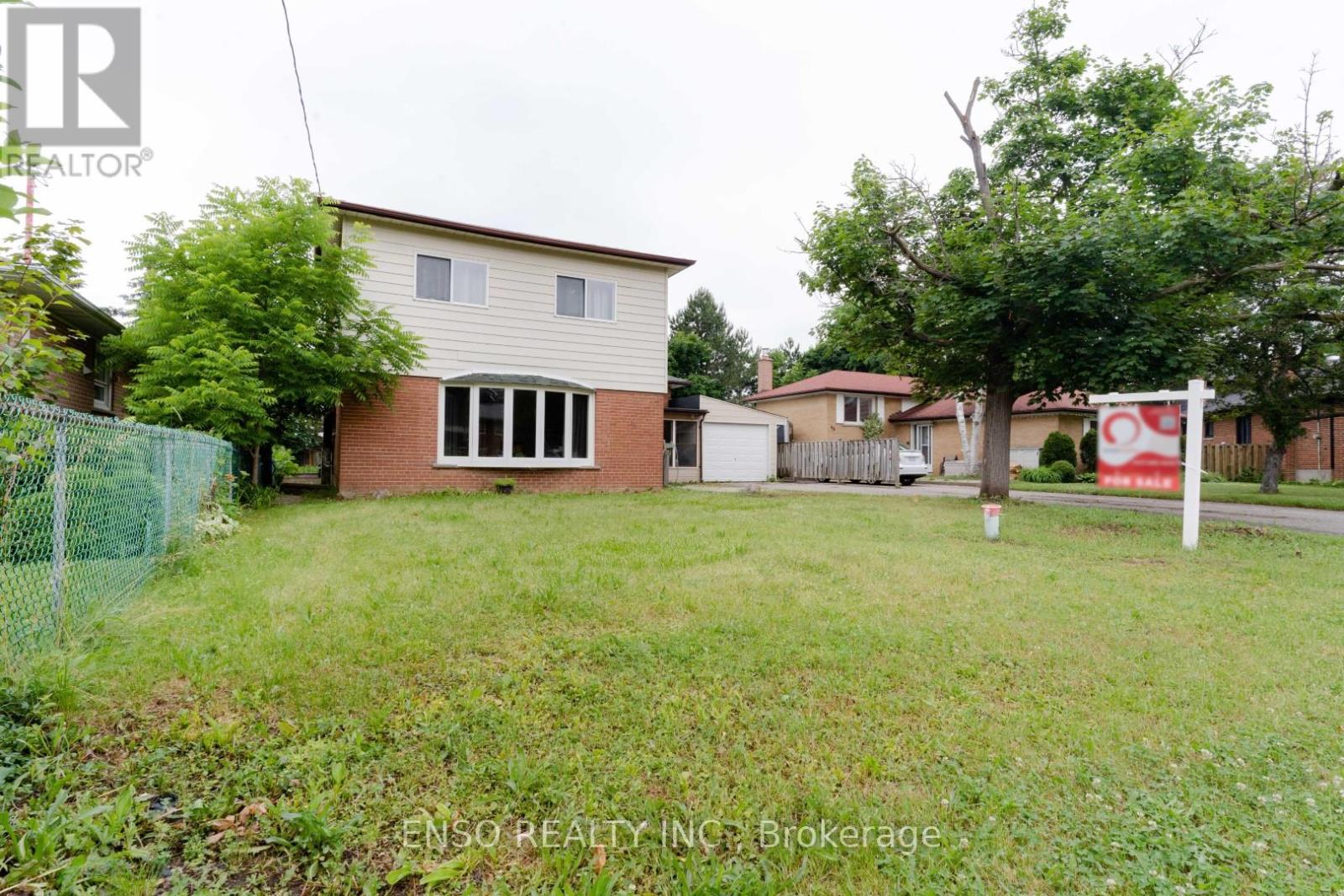 Unit B - 24 Gentry Crescent, Richmond Hill, Ontario  L4C 2G9 - Photo 4 - N12572986