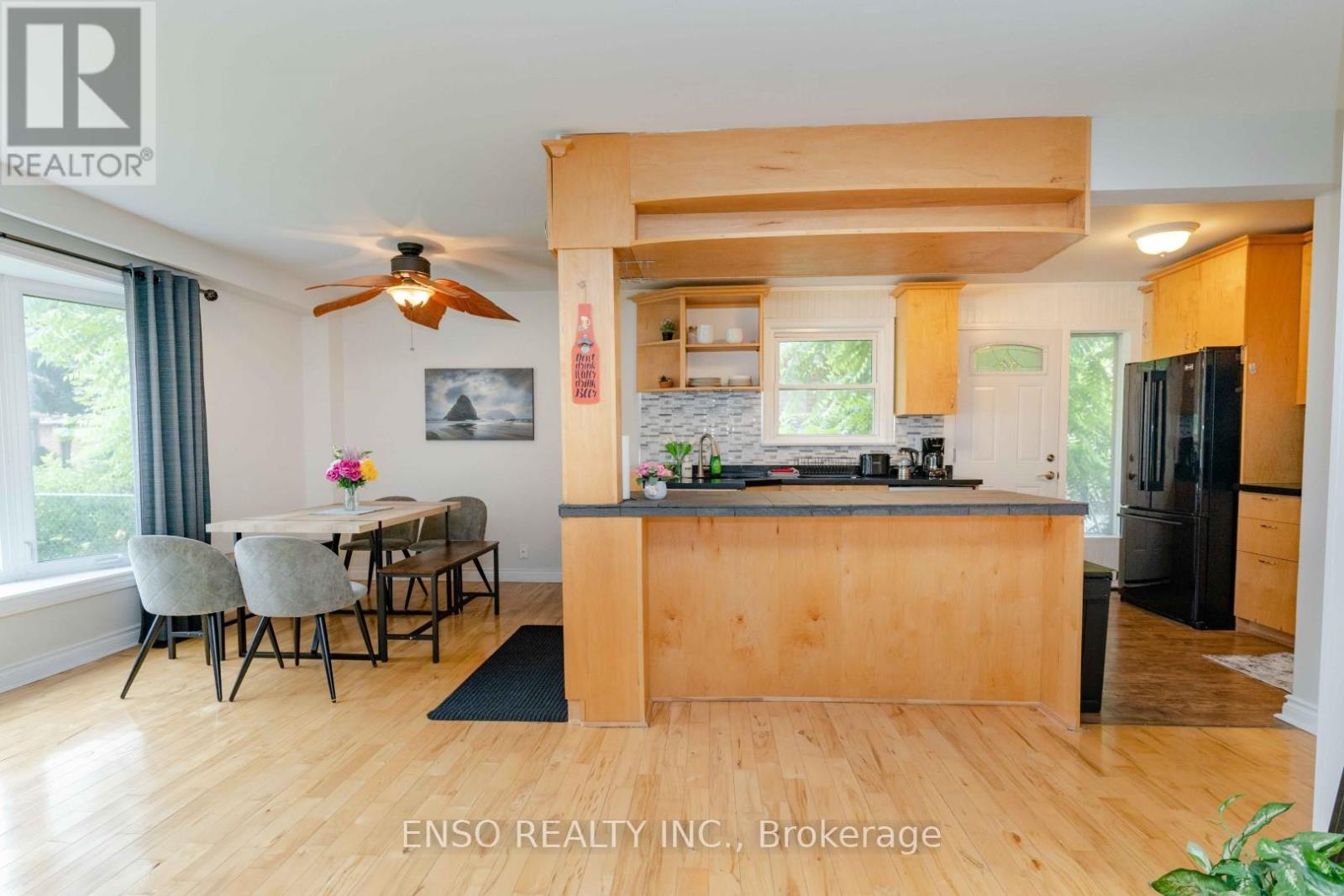 Unit B - 24 Gentry Crescent, Richmond Hill, Ontario  L4C 2G9 - Photo 7 - N12572986