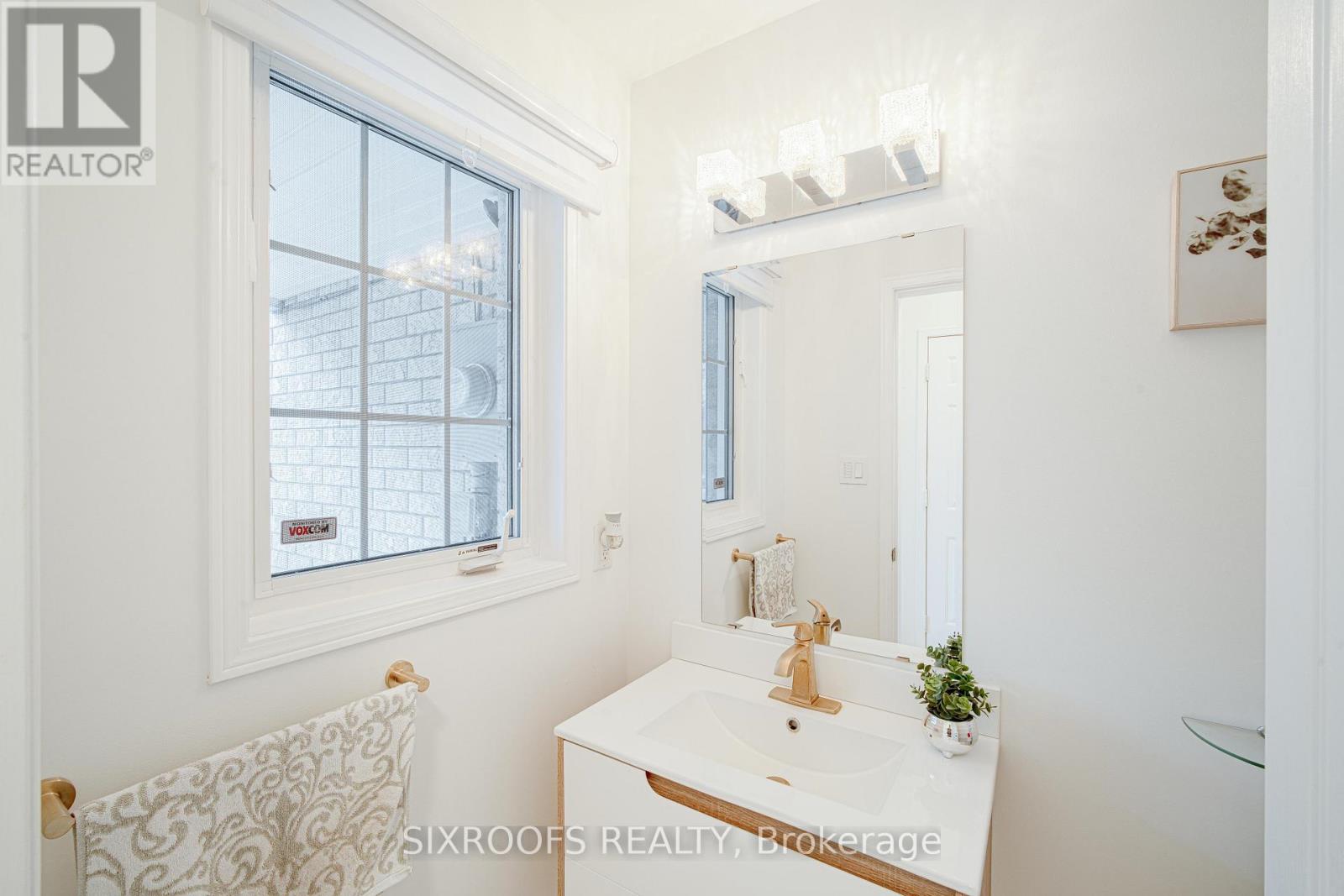 84 Hartford Crescent, Newmarket, Ontario  L3X 2Z5 - Photo 14 - N12572992