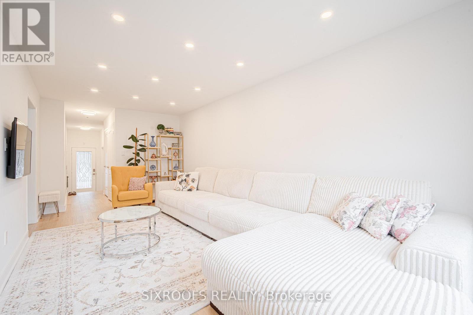 84 Hartford Crescent, Newmarket, Ontario  L3X 2Z5 - Photo 7 - N12572992