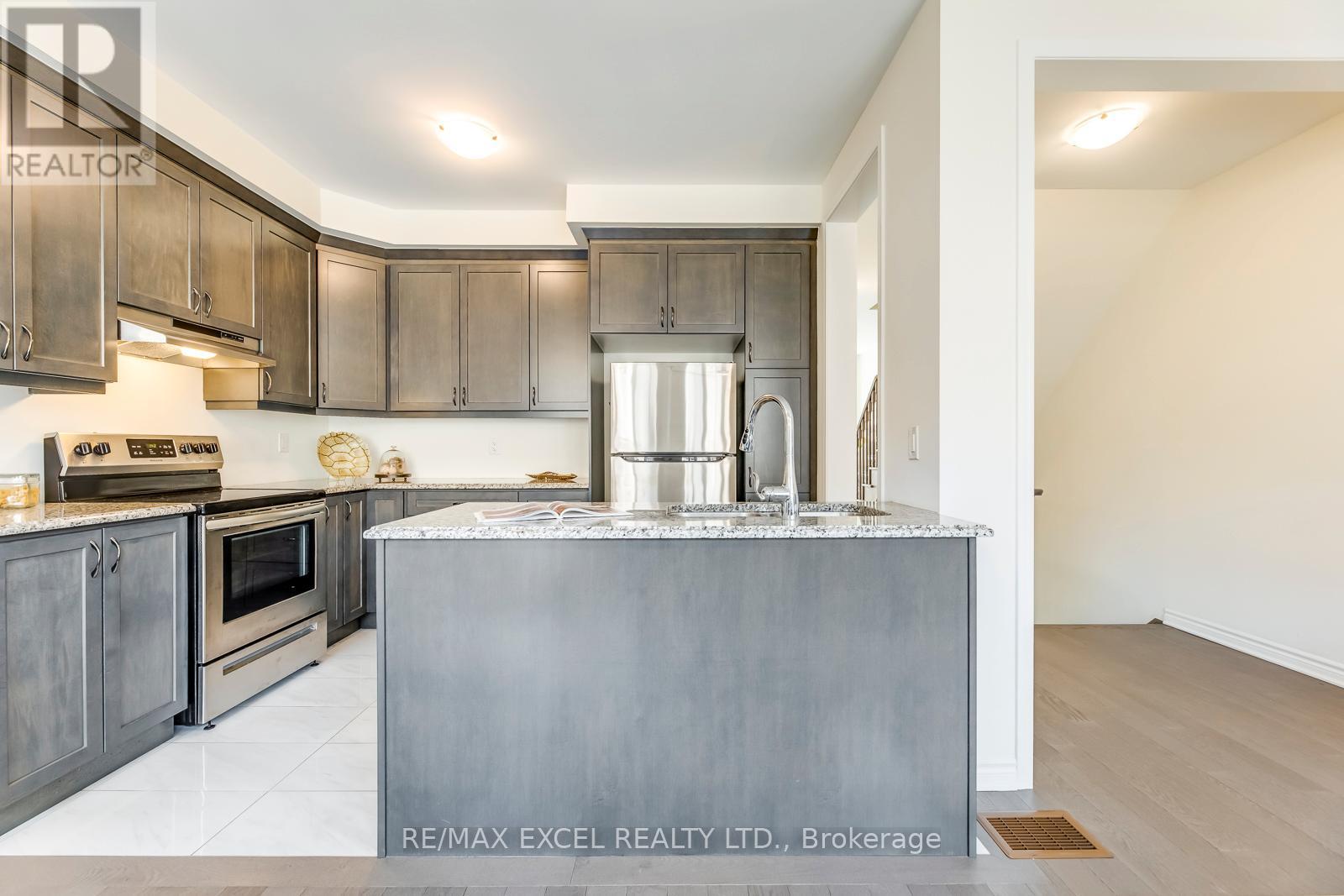 74 William F Bell Parkway, Richmond Hill, Ontario  L4S 0K1 - Photo 13 - N12573014