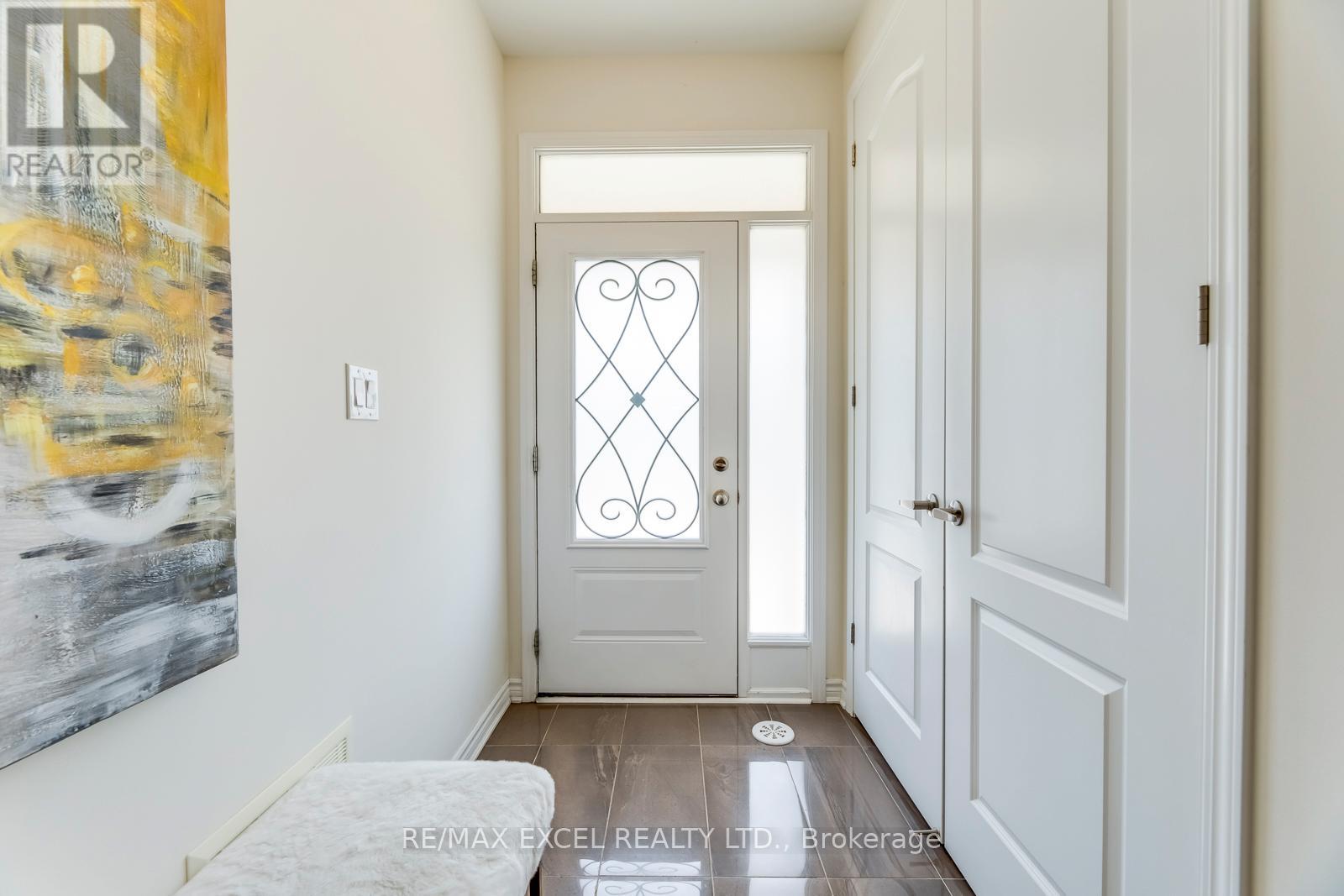 74 William F Bell Parkway, Richmond Hill, Ontario  L4S 0K1 - Photo 3 - N12573014