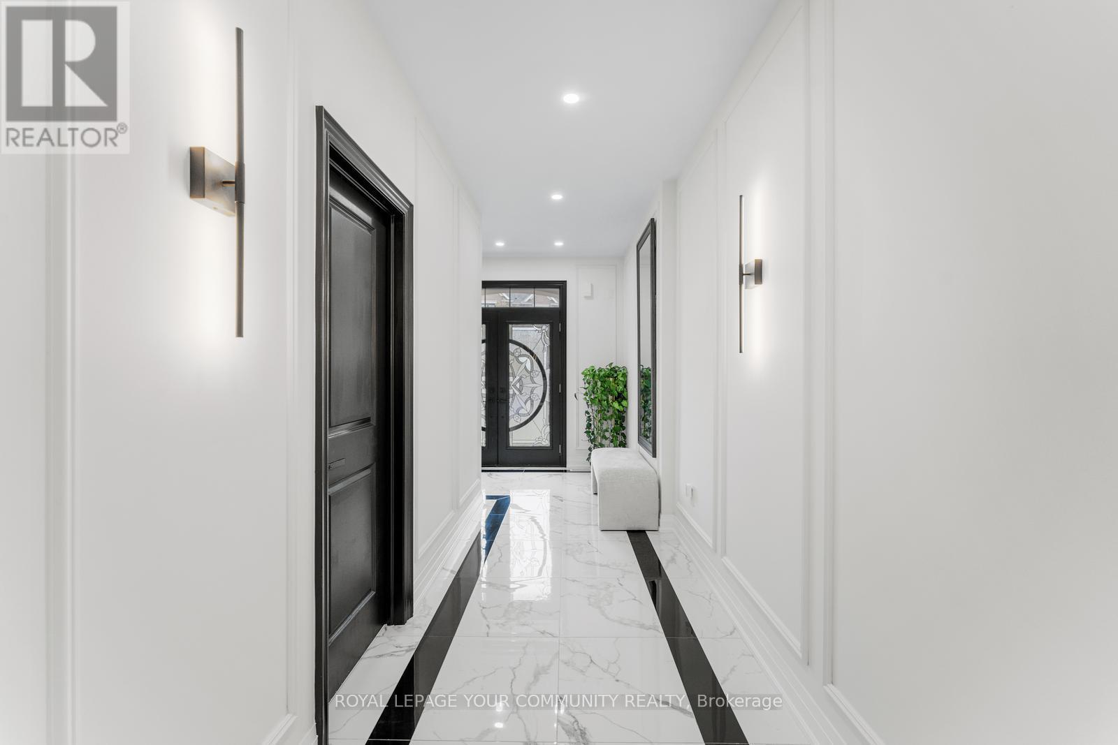 1 Byblos Court, East Gwillimbury, Ontario  L9N 0T3 - Photo 10 - N12573078