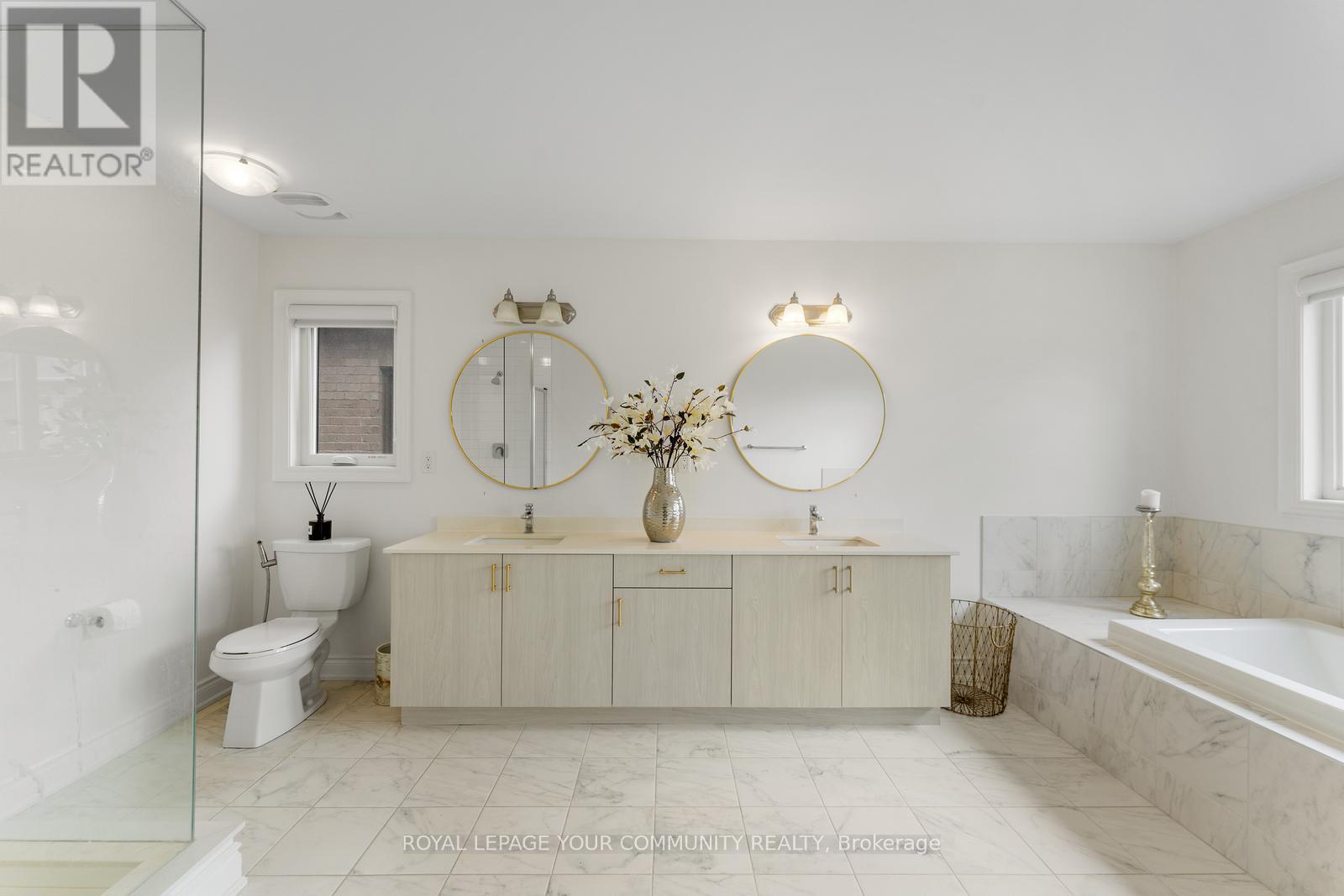 1 Byblos Court, East Gwillimbury, Ontario  L9N 0T3 - Photo 35 - N12573078