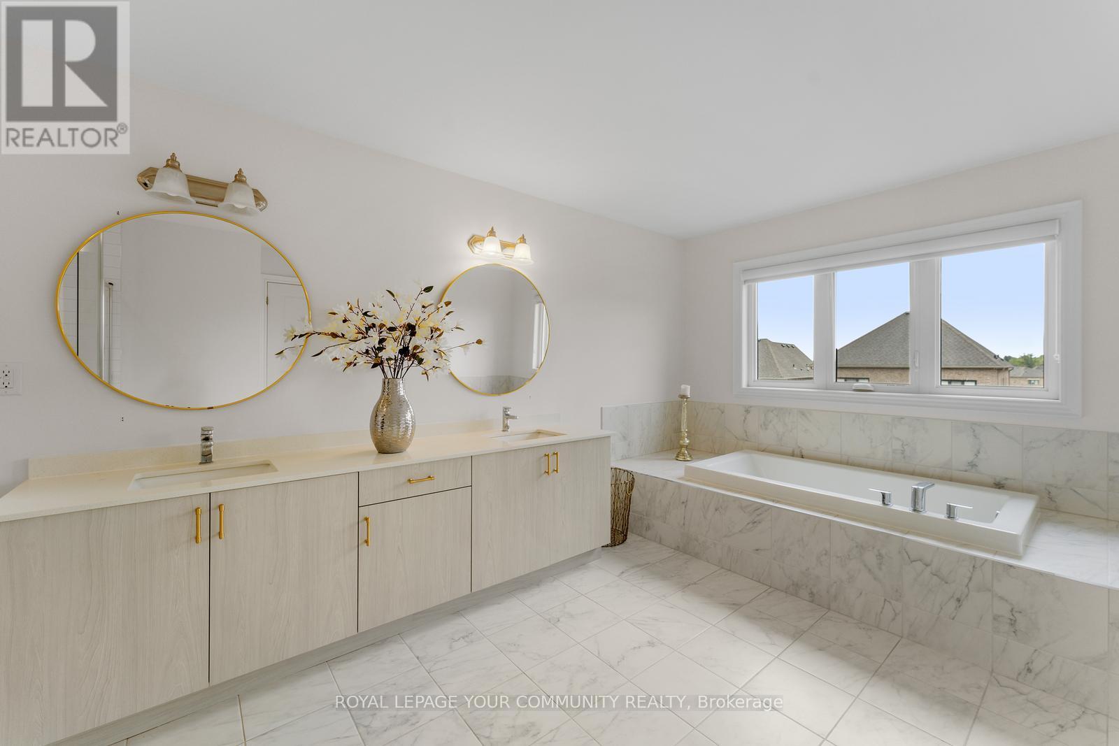 1 Byblos Court, East Gwillimbury, Ontario  L9N 0T3 - Photo 37 - N12573078