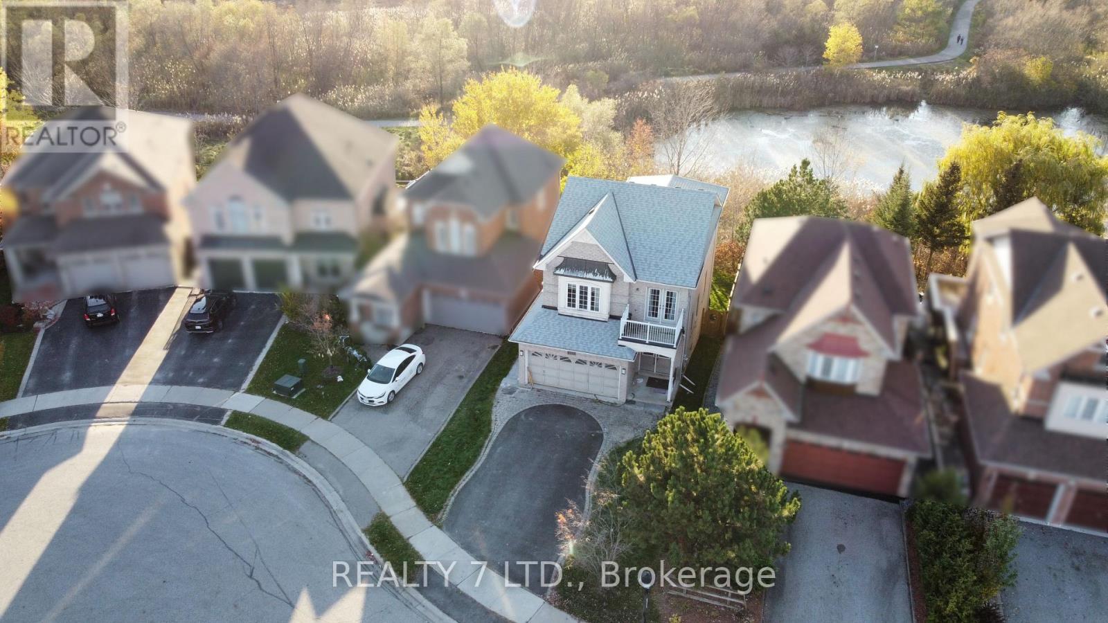 816 WALSH COURT, Newmarket, Ontario