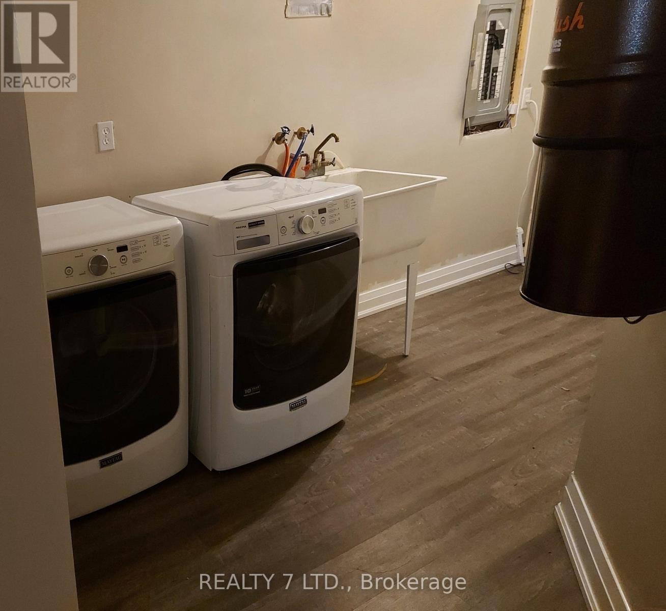 816 Walsh Court, Newmarket, Ontario  L3X 2V3 - Photo 12 - N12573102