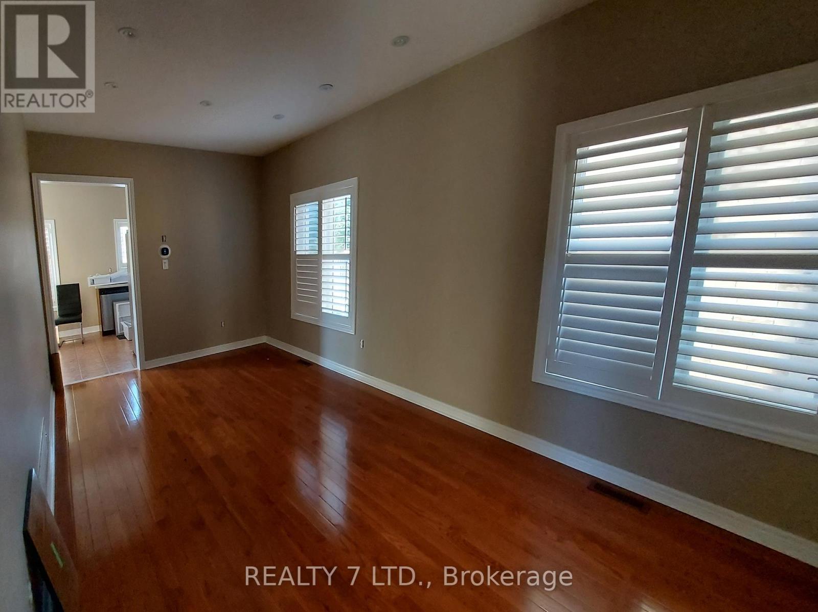 816 Walsh Court, Newmarket, Ontario  L3X 2V3 - Photo 5 - N12573102