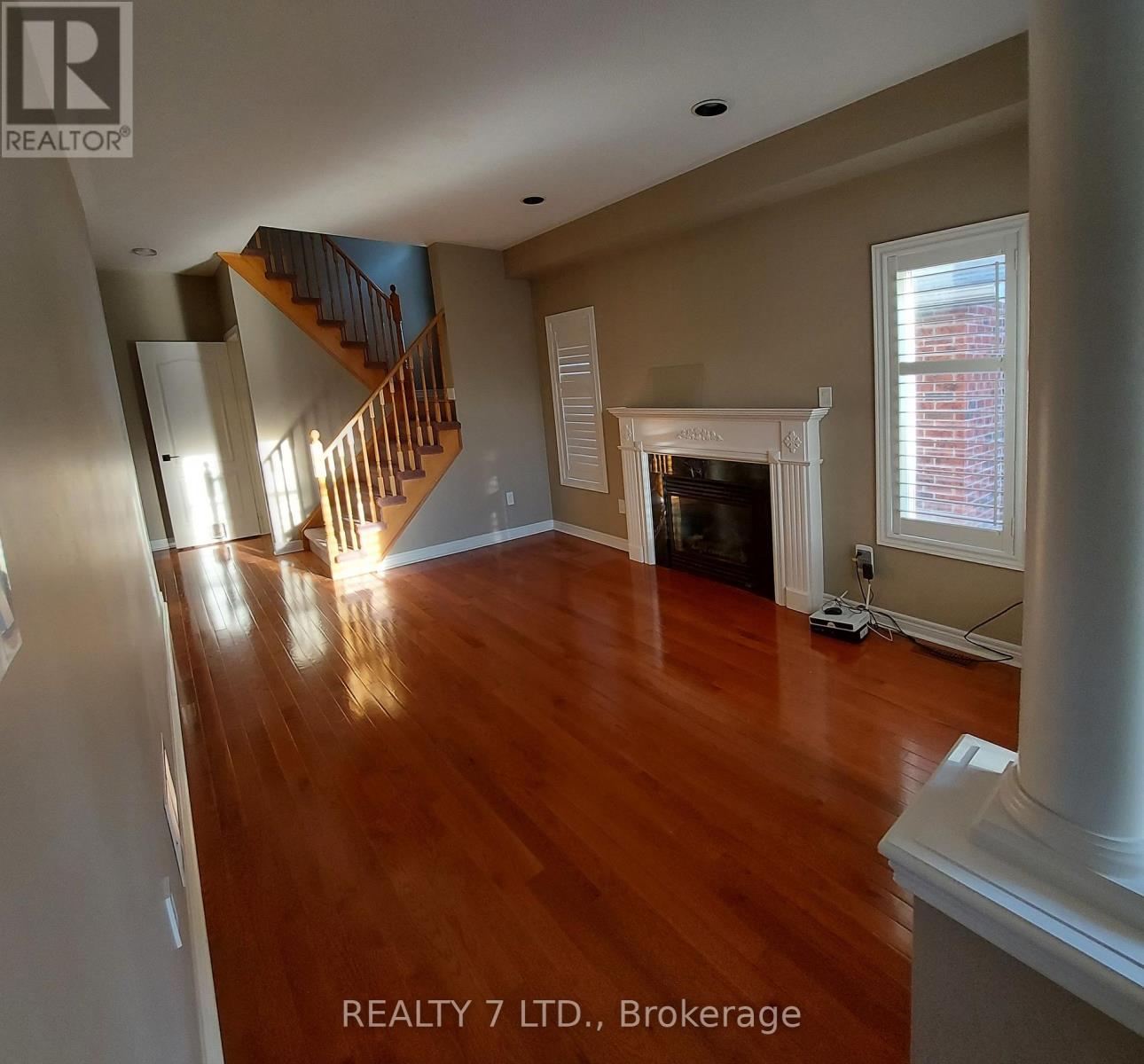 816 Walsh Court, Newmarket, Ontario  L3X 2V3 - Photo 6 - N12573102