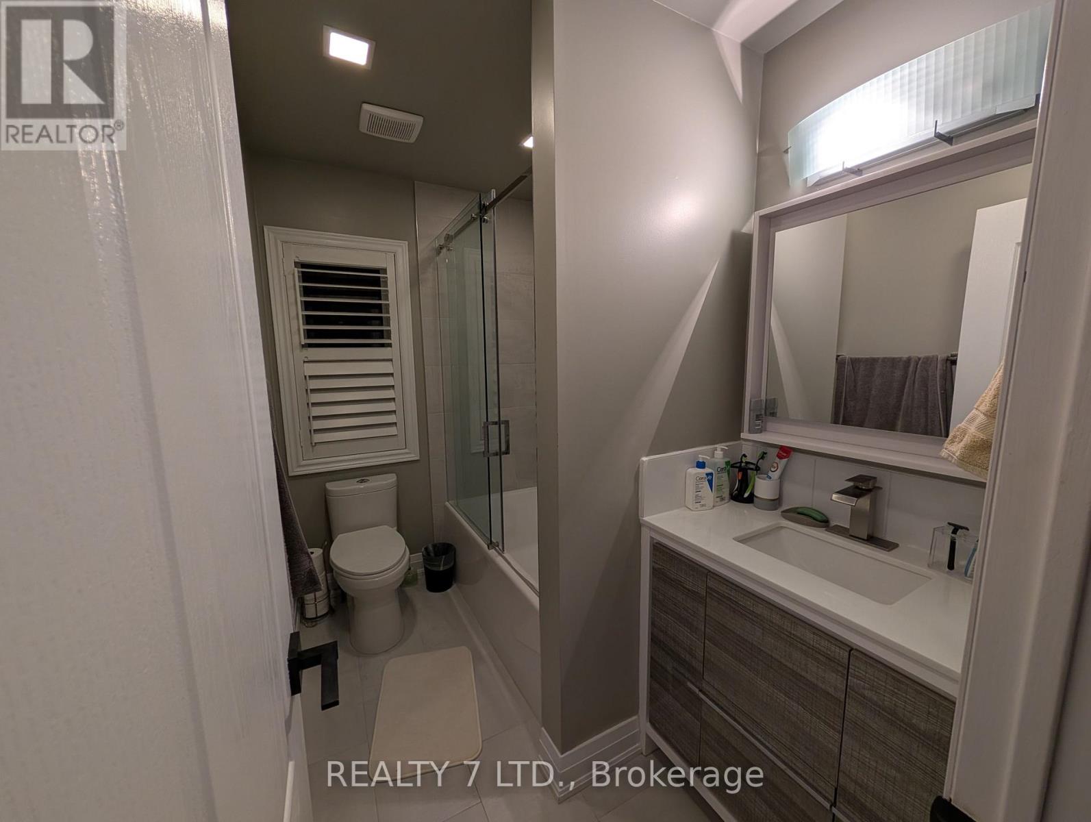 816 Walsh Court, Newmarket, Ontario  L3X 2V3 - Photo 9 - N12573102