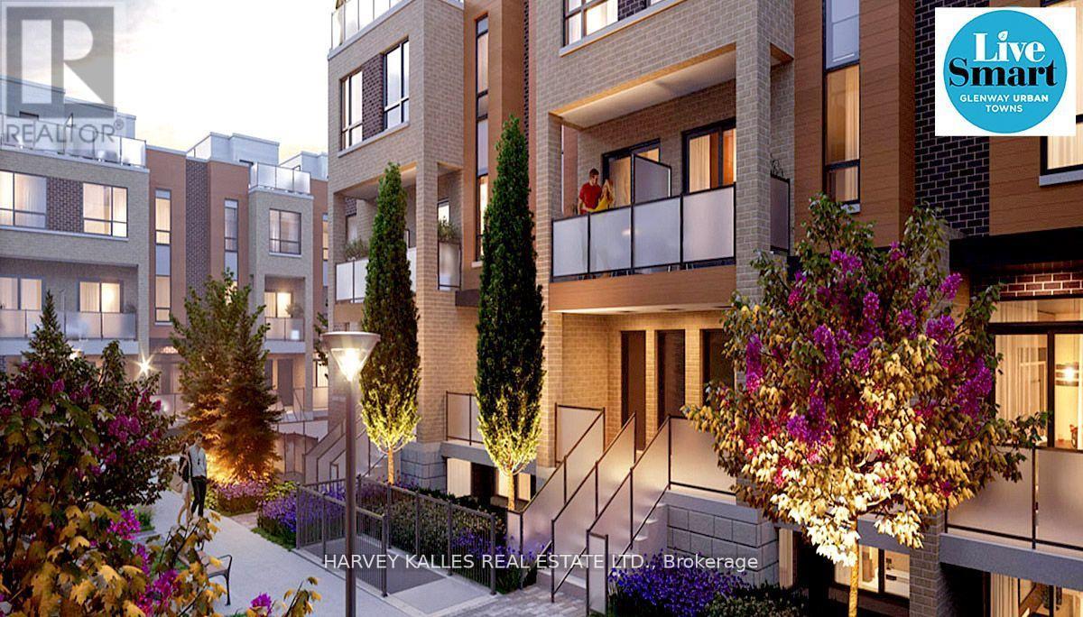 21 - 17 LYTHAM GREEN CIRCLE, Newmarket, Ontario