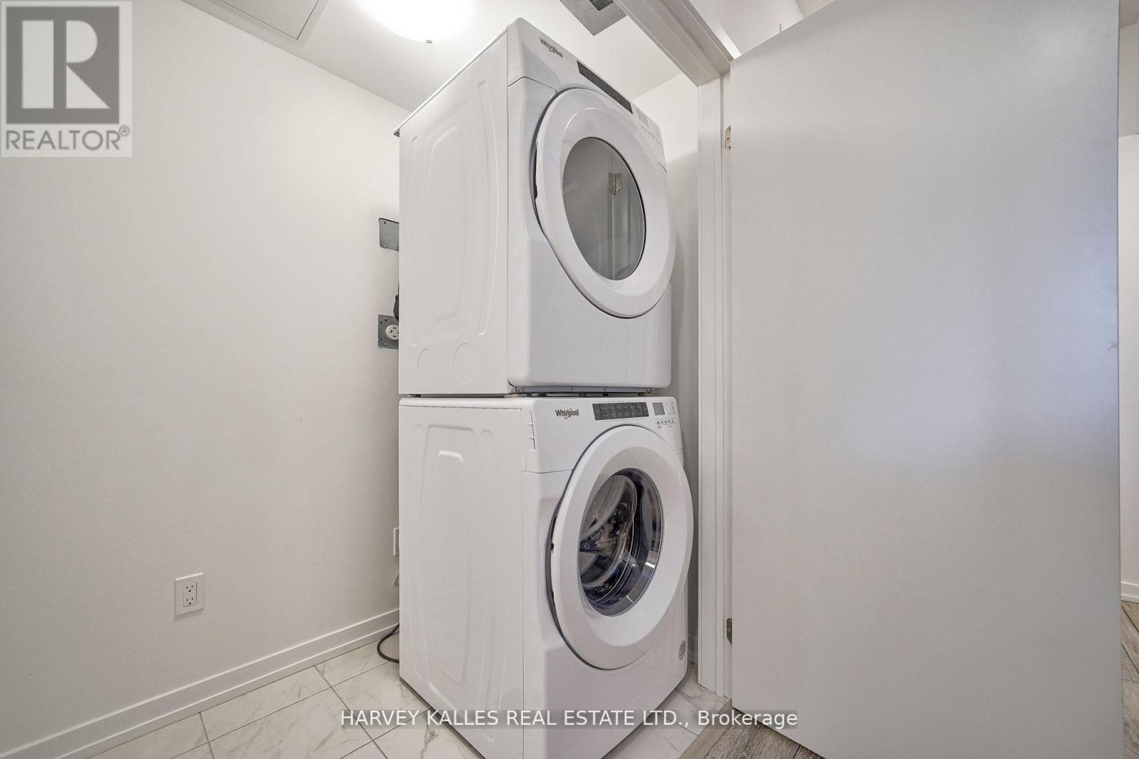 21 - 17 Lytham Green Circle, Newmarket, Ontario  L3Y 0H4 - Photo 24 - N12573114