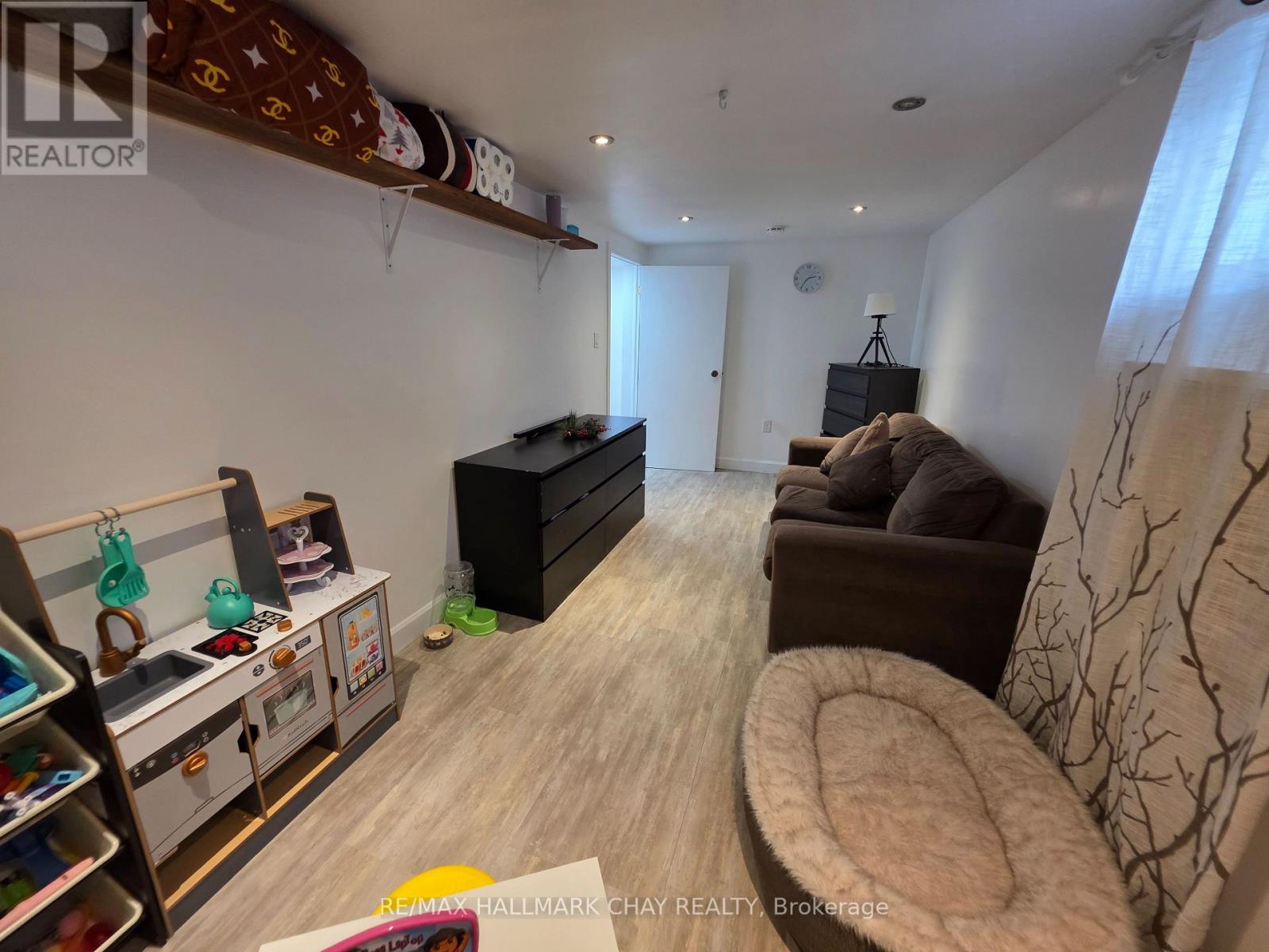 54 Shakespeare Crescent, Barrie (Letitia Heights), Ontario  L4N 6C1 - Photo 16 - S12573130