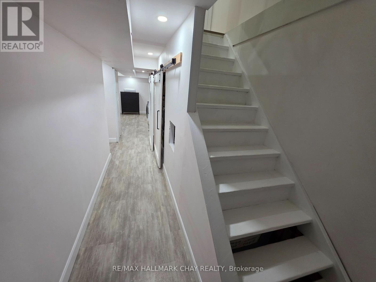 54 Shakespeare Crescent, Barrie (Letitia Heights), Ontario  L4N 6C1 - Photo 2 - S12573130