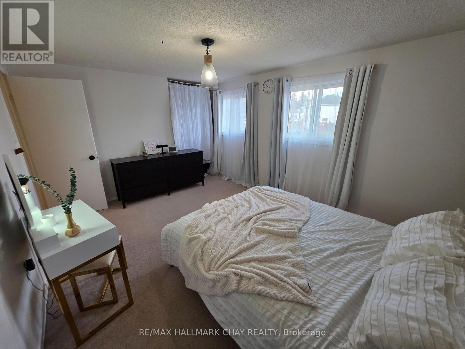 54 Shakespeare Crescent, Barrie (Letitia Heights), Ontario  L4N 6C1 - Photo 21 - S12573130