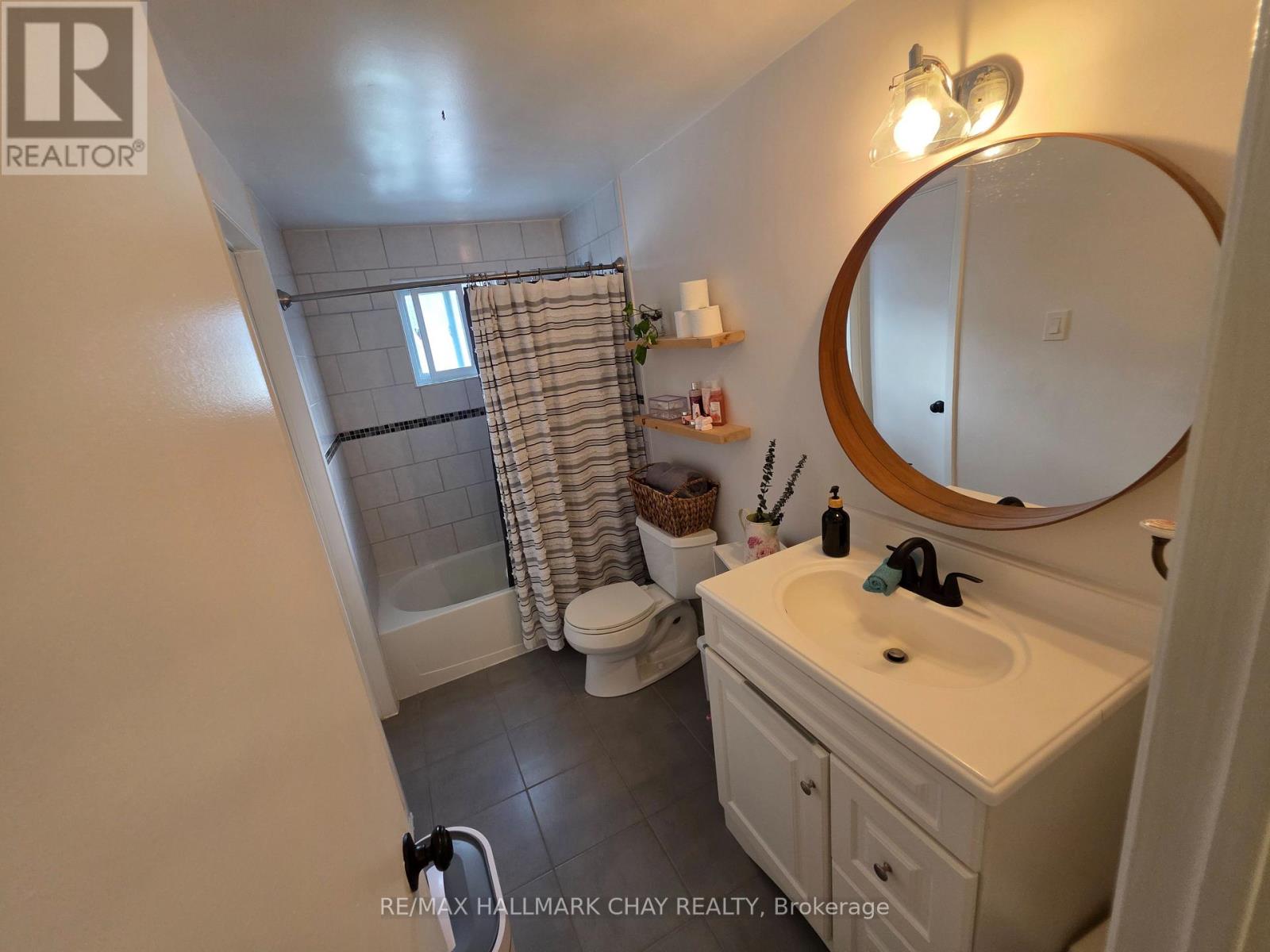 54 Shakespeare Crescent, Barrie (Letitia Heights), Ontario  L4N 6C1 - Photo 23 - S12573130